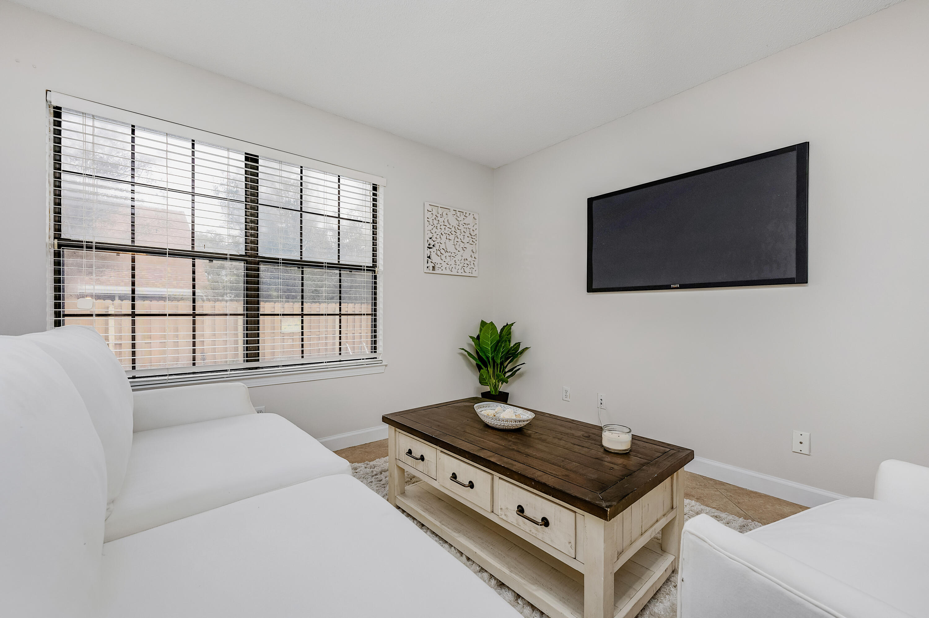 LAKE POINTE - Residential