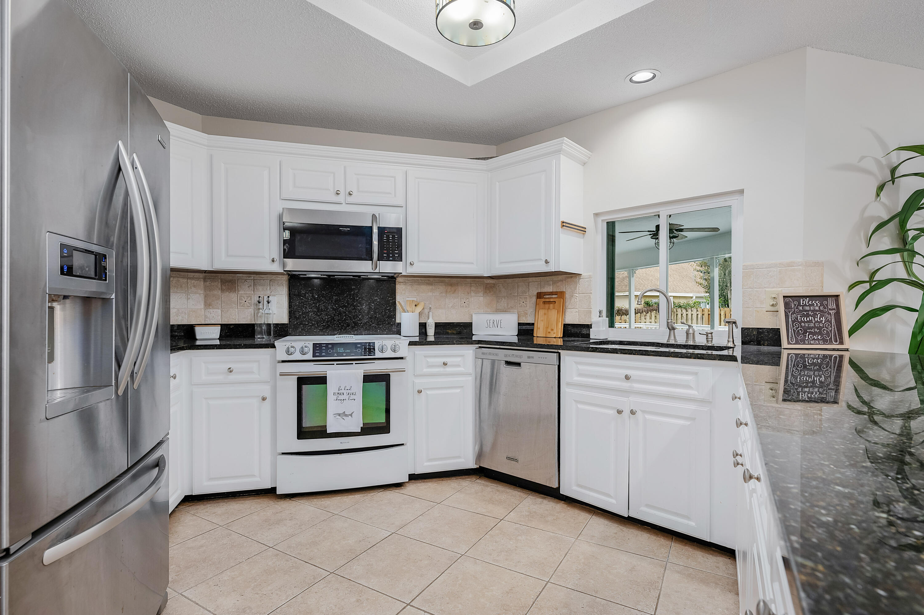 LAKE POINTE - Residential