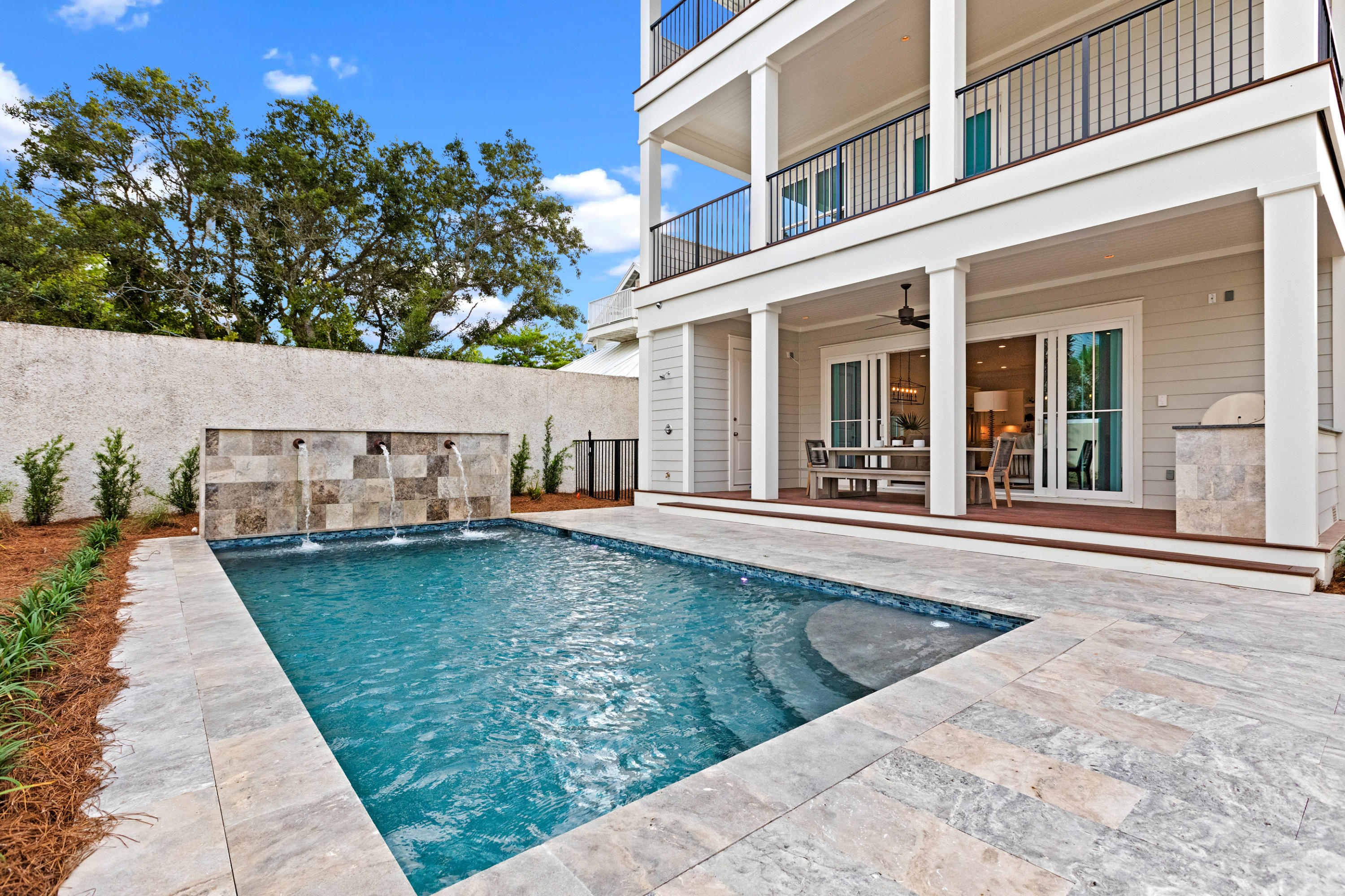 GULF SHORE MANOR - Residential