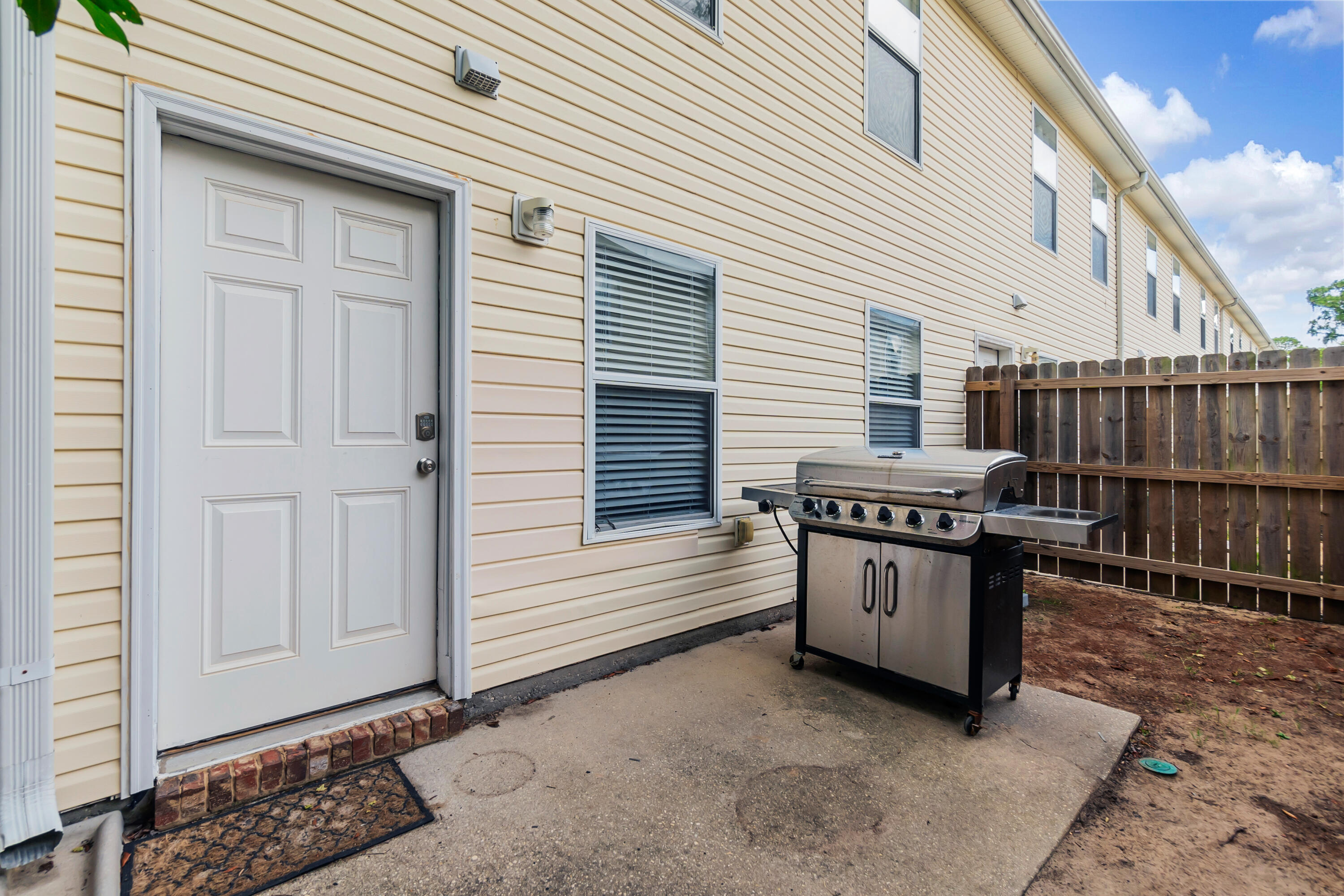 SHELL PARK CONDO - Residential