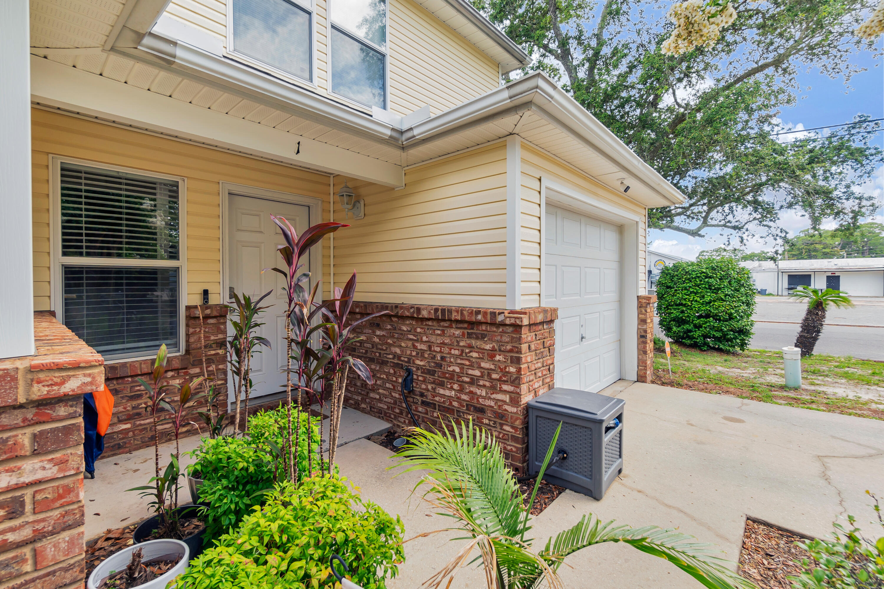 SHELL PARK CONDO - Residential