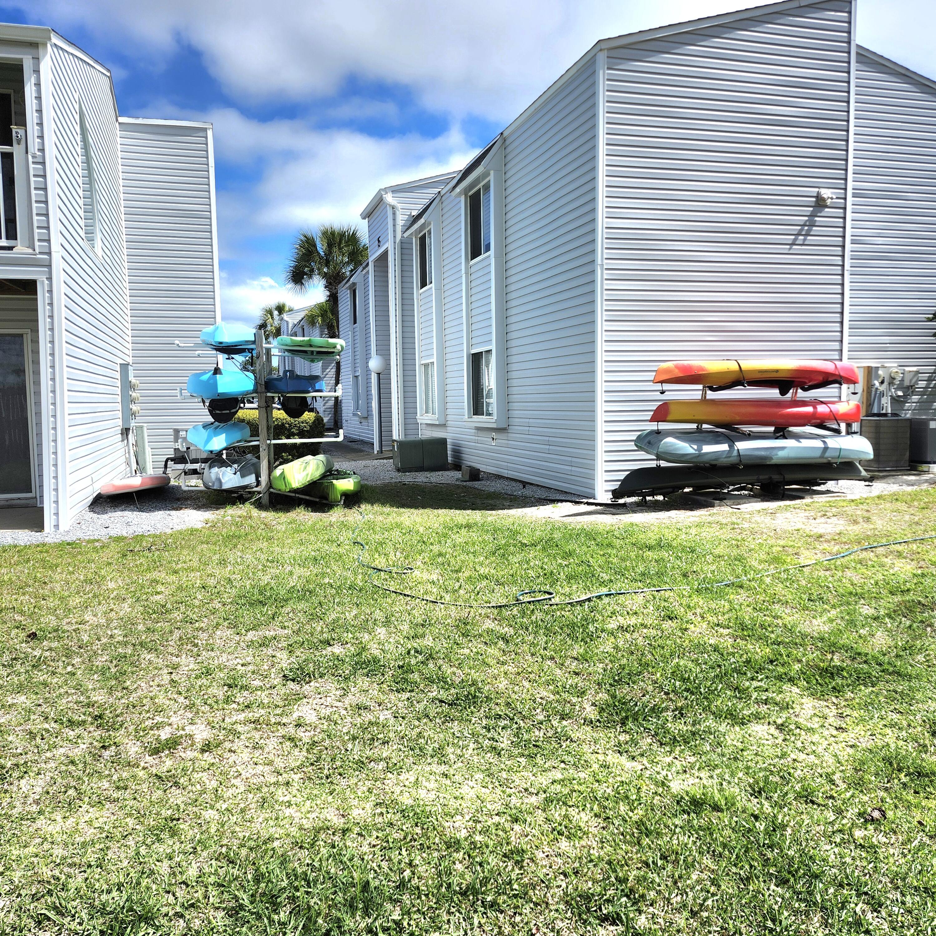 FINISTERRA CONDO - Residential