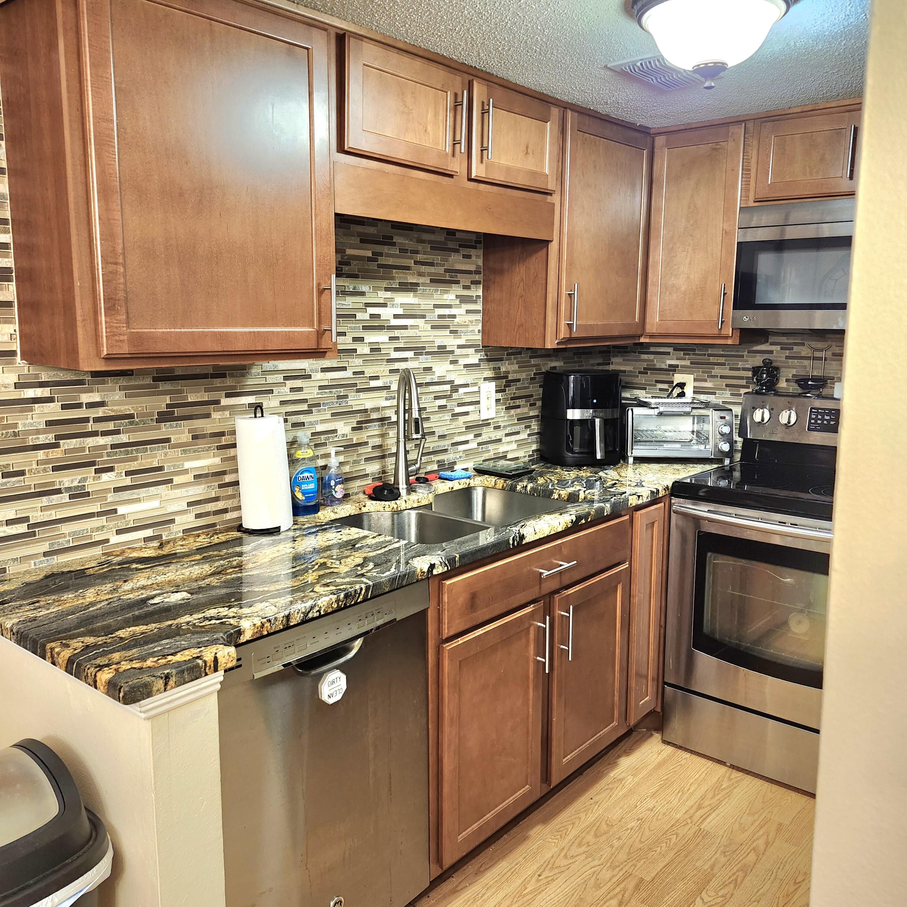 FINISTERRA CONDO - Residential