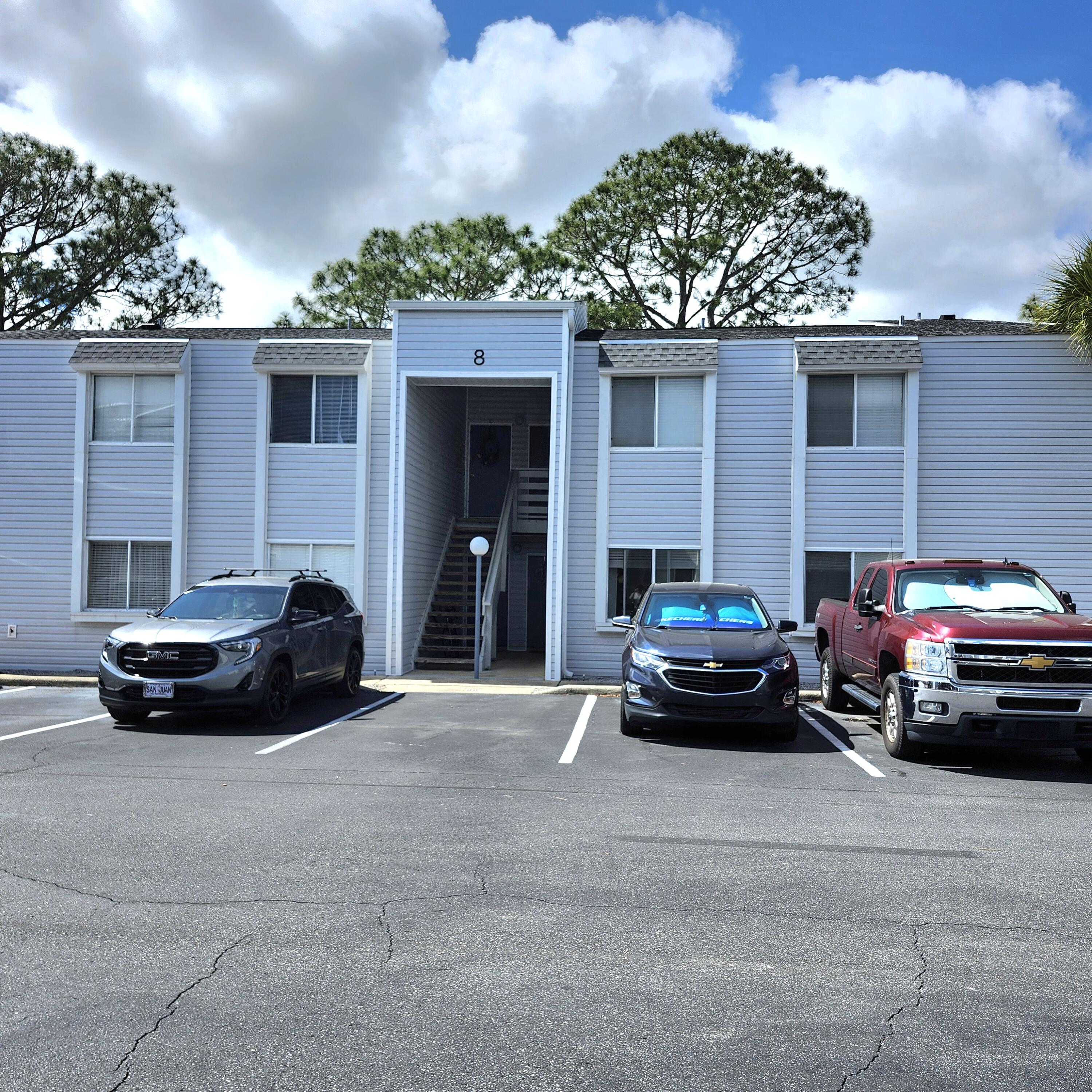 FINISTERRA CONDO - Residential