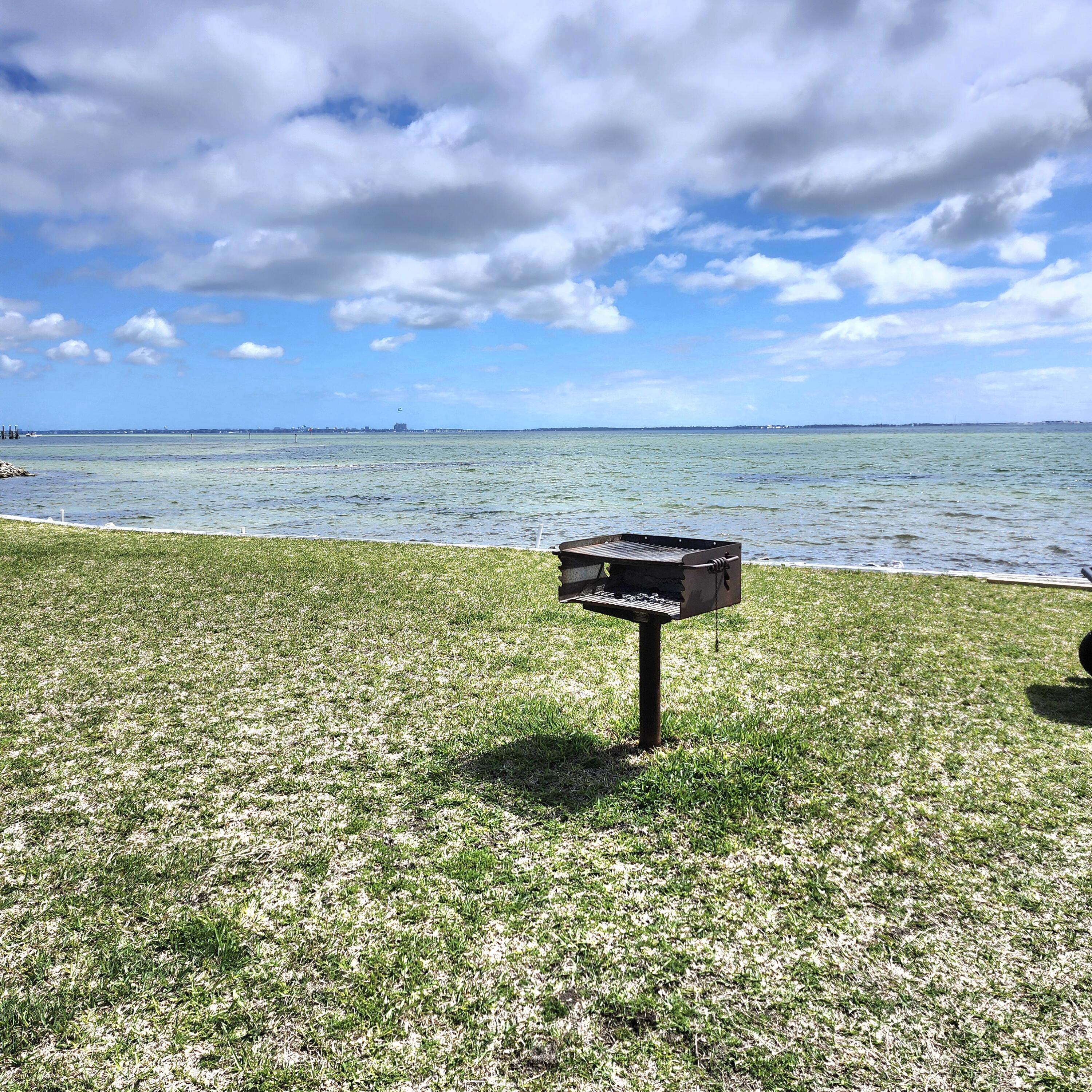 FINISTERRA CONDO - Residential