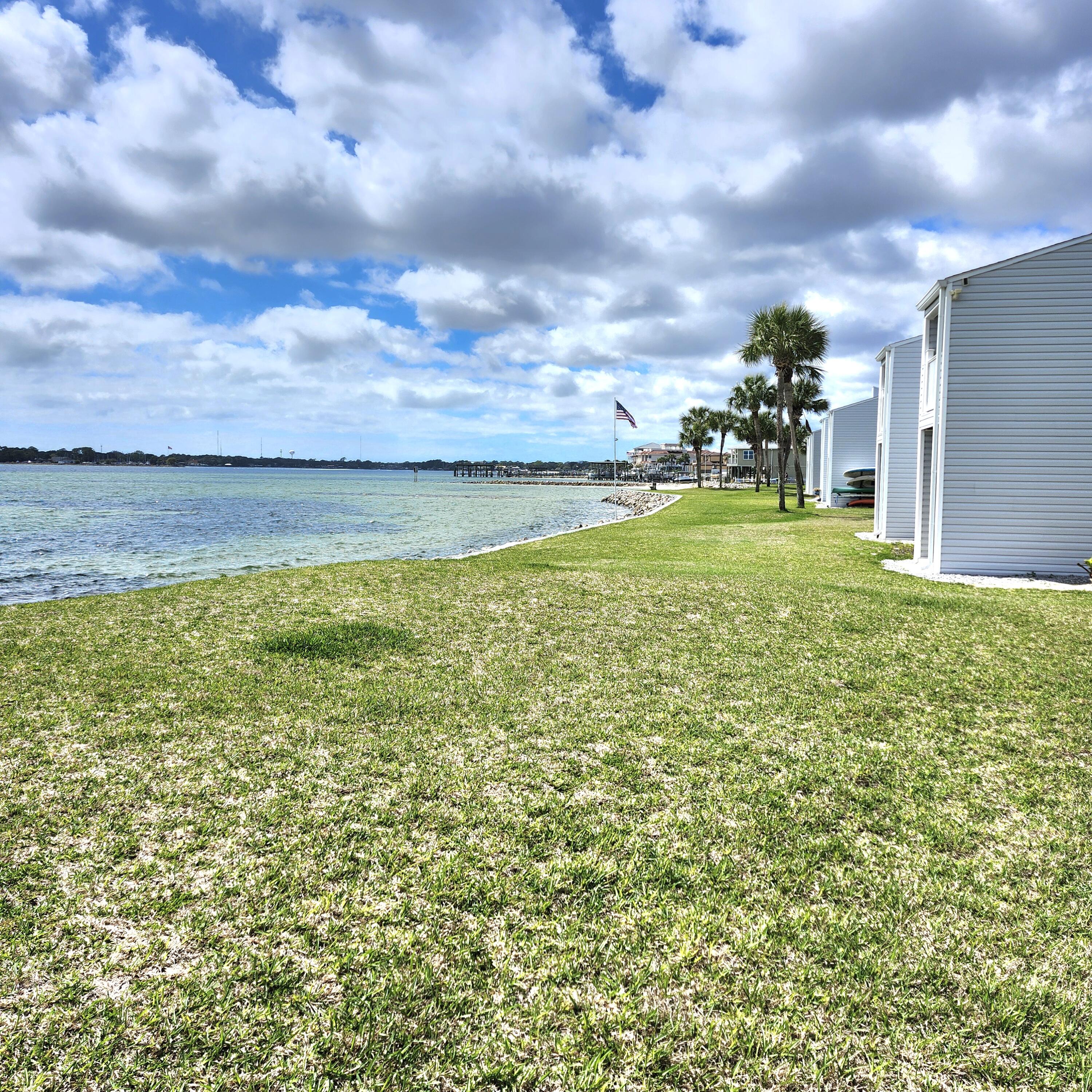 FINISTERRA CONDO - Residential