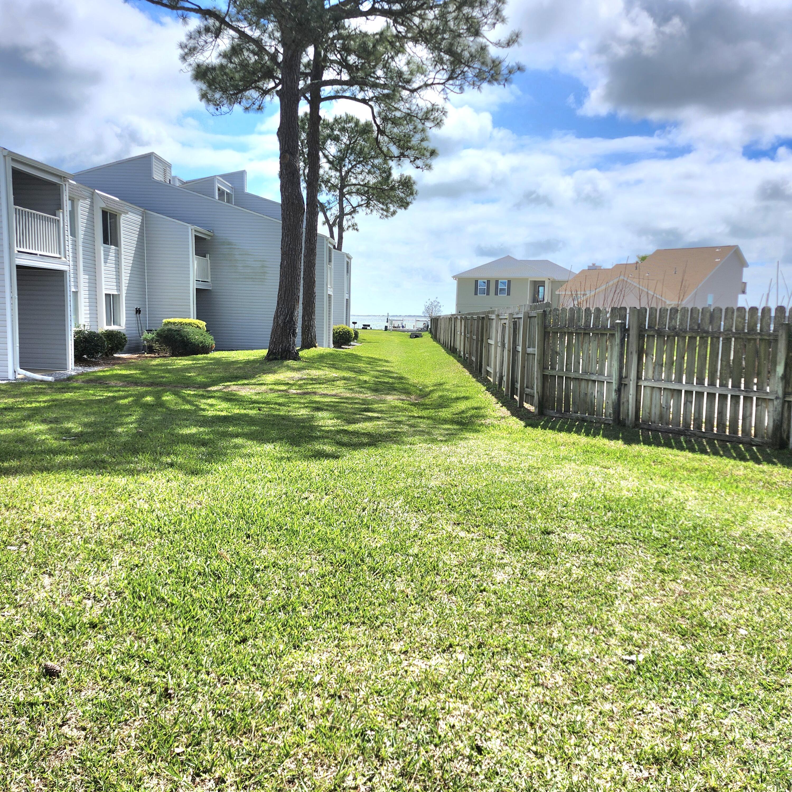 FINISTERRA CONDO - Residential