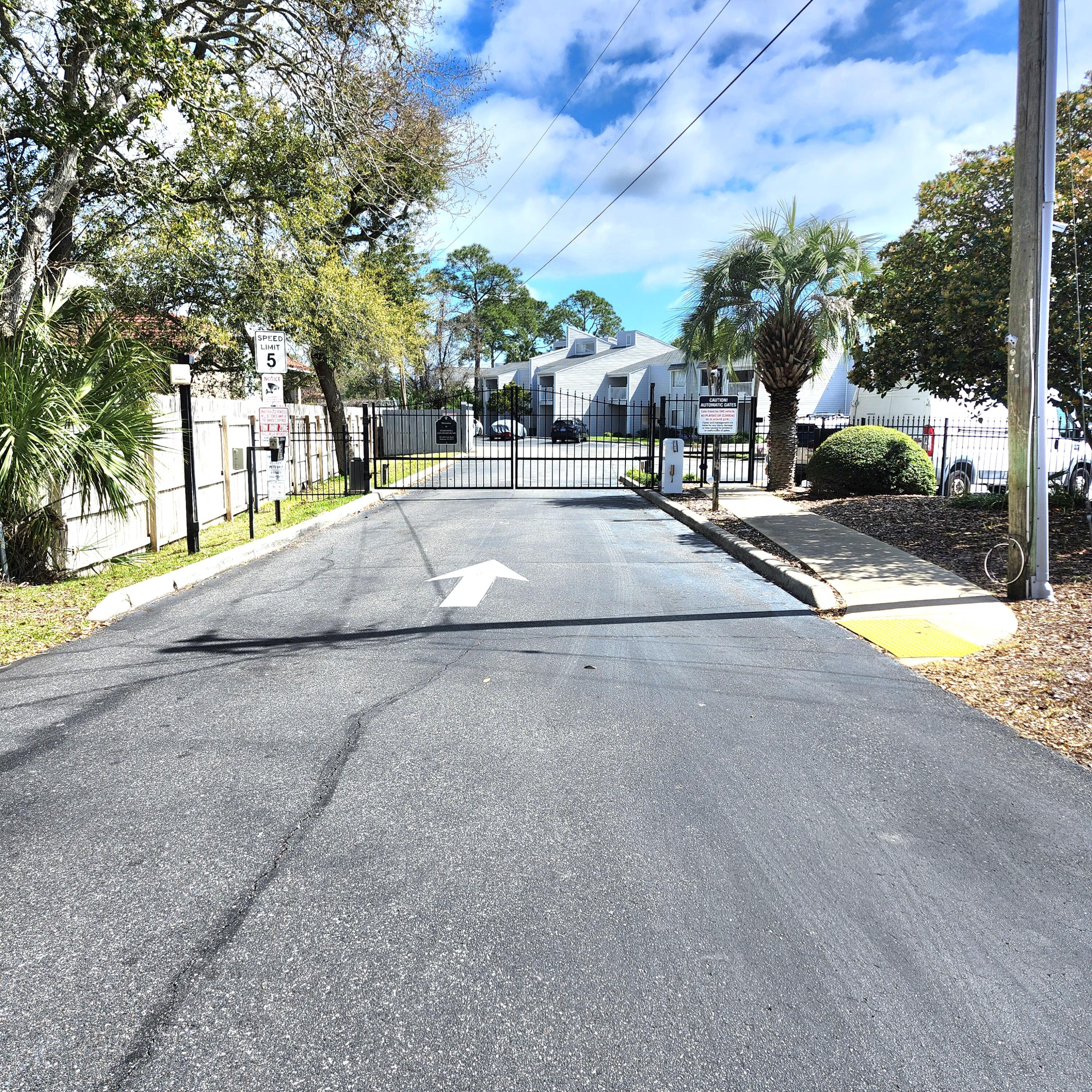 FINISTERRA CONDO - Residential