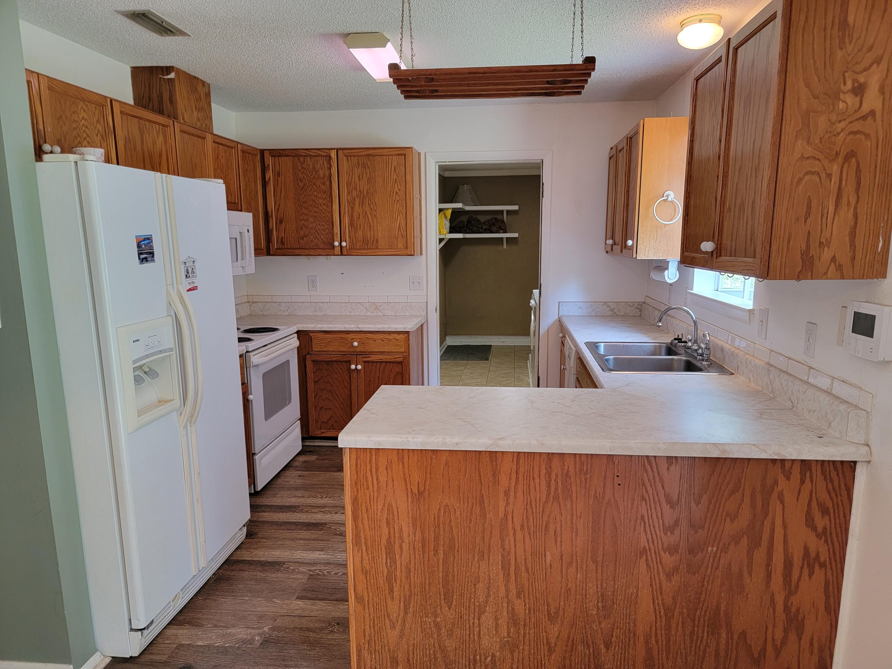 METES & BOUNDS - Residential Lease