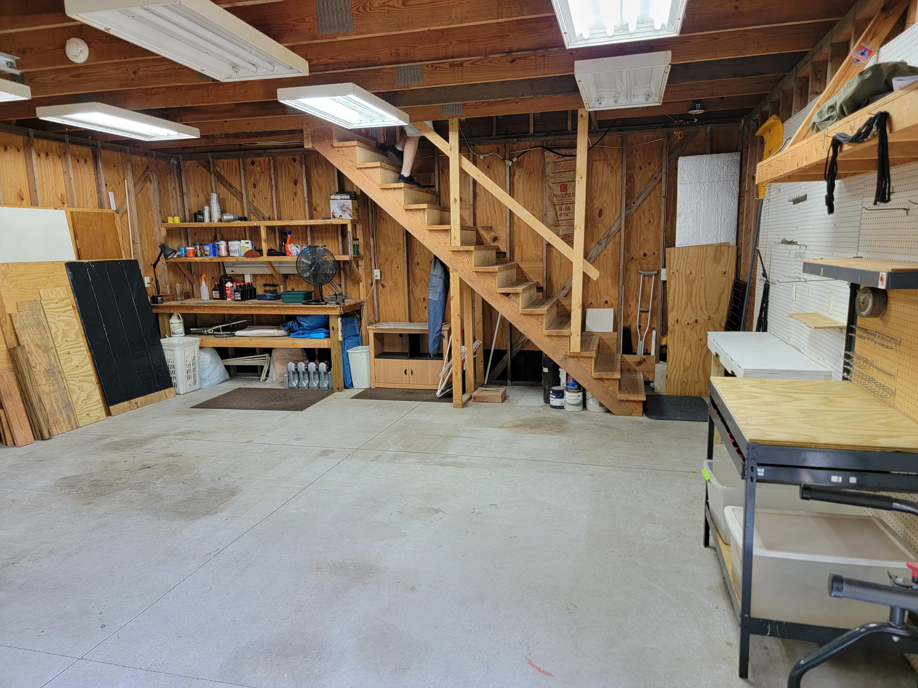 METES & BOUNDS - Residential Lease