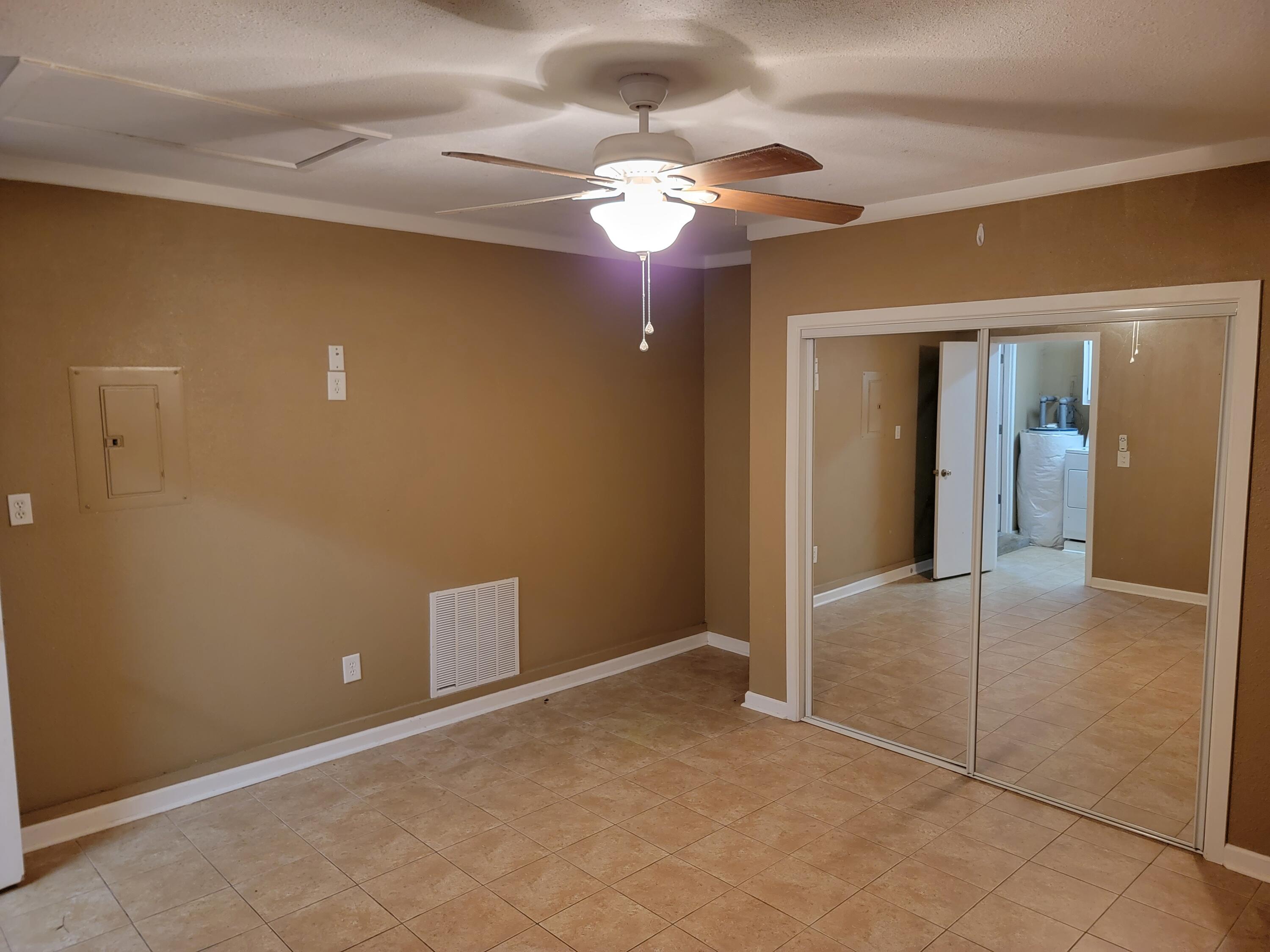 METES & BOUNDS - Residential Lease