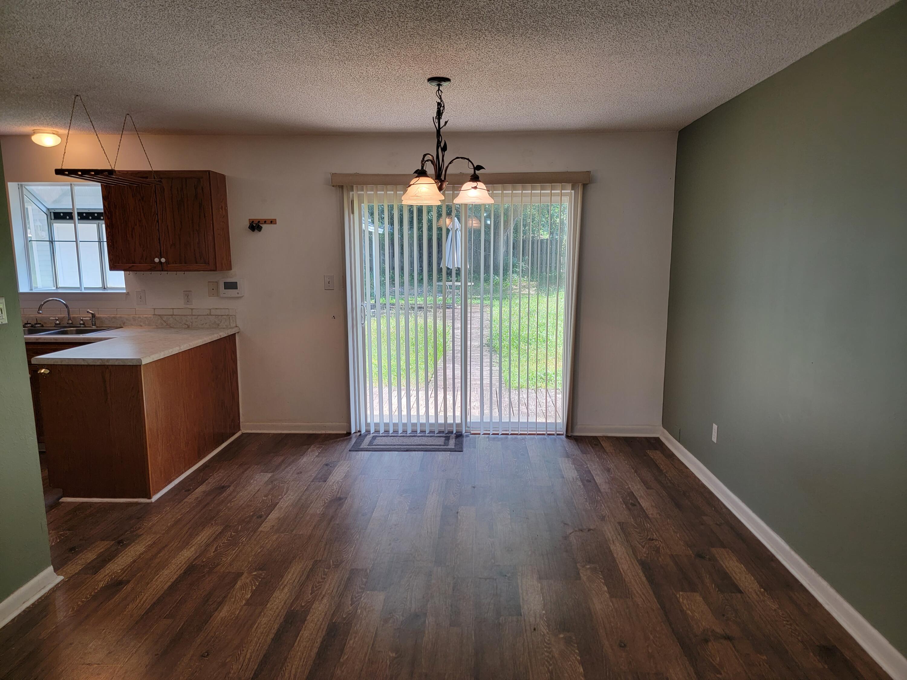 METES & BOUNDS - Residential Lease