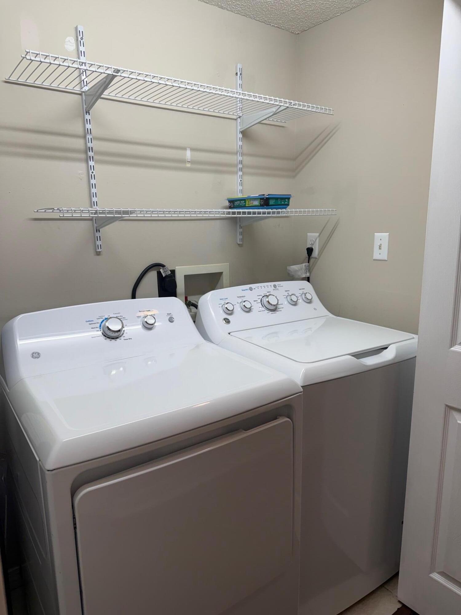 THE OAKS AT NICEVILLE PH I - Residential Lease