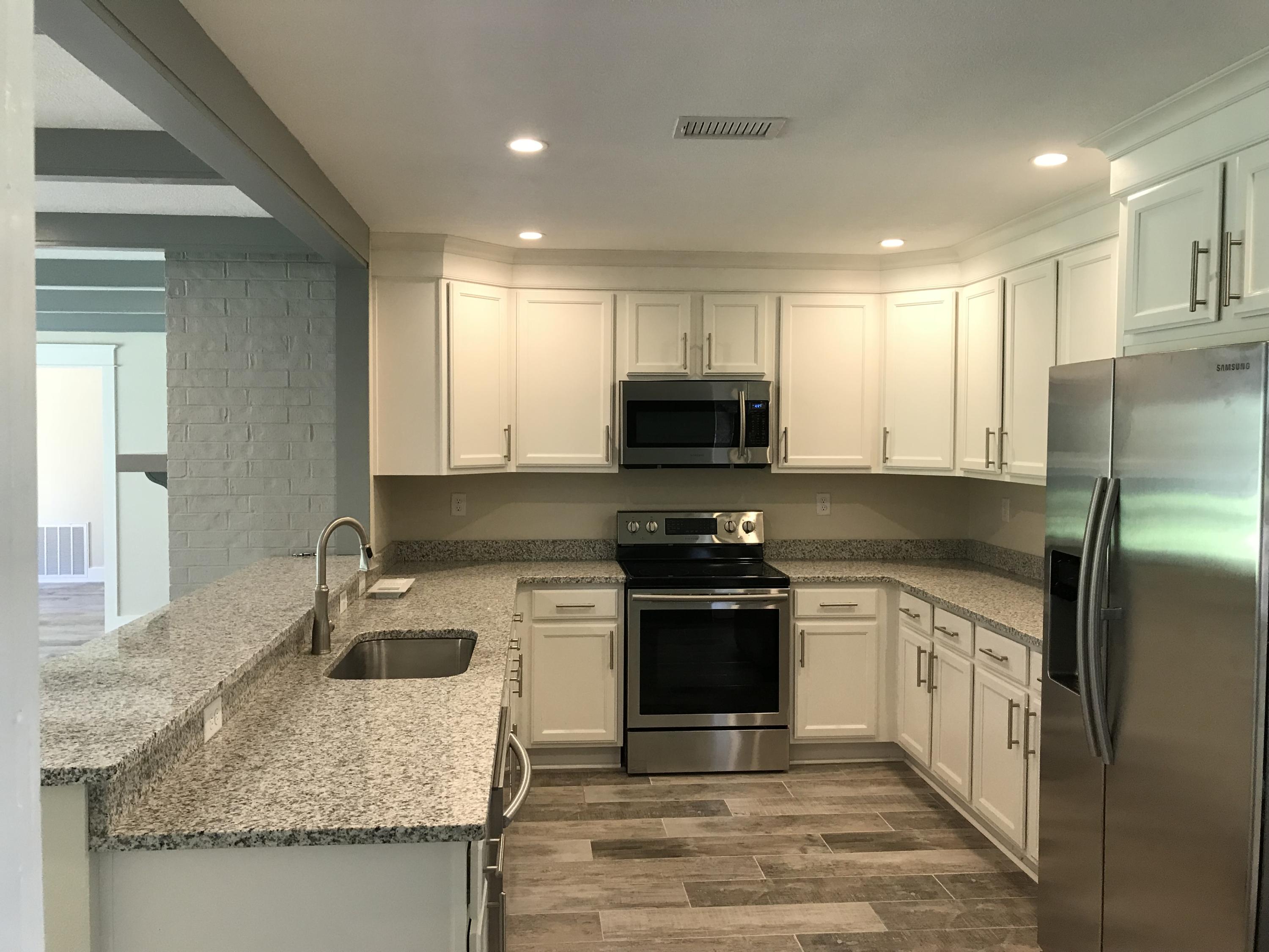 LAKE LORRAINE ESTATES - Residential