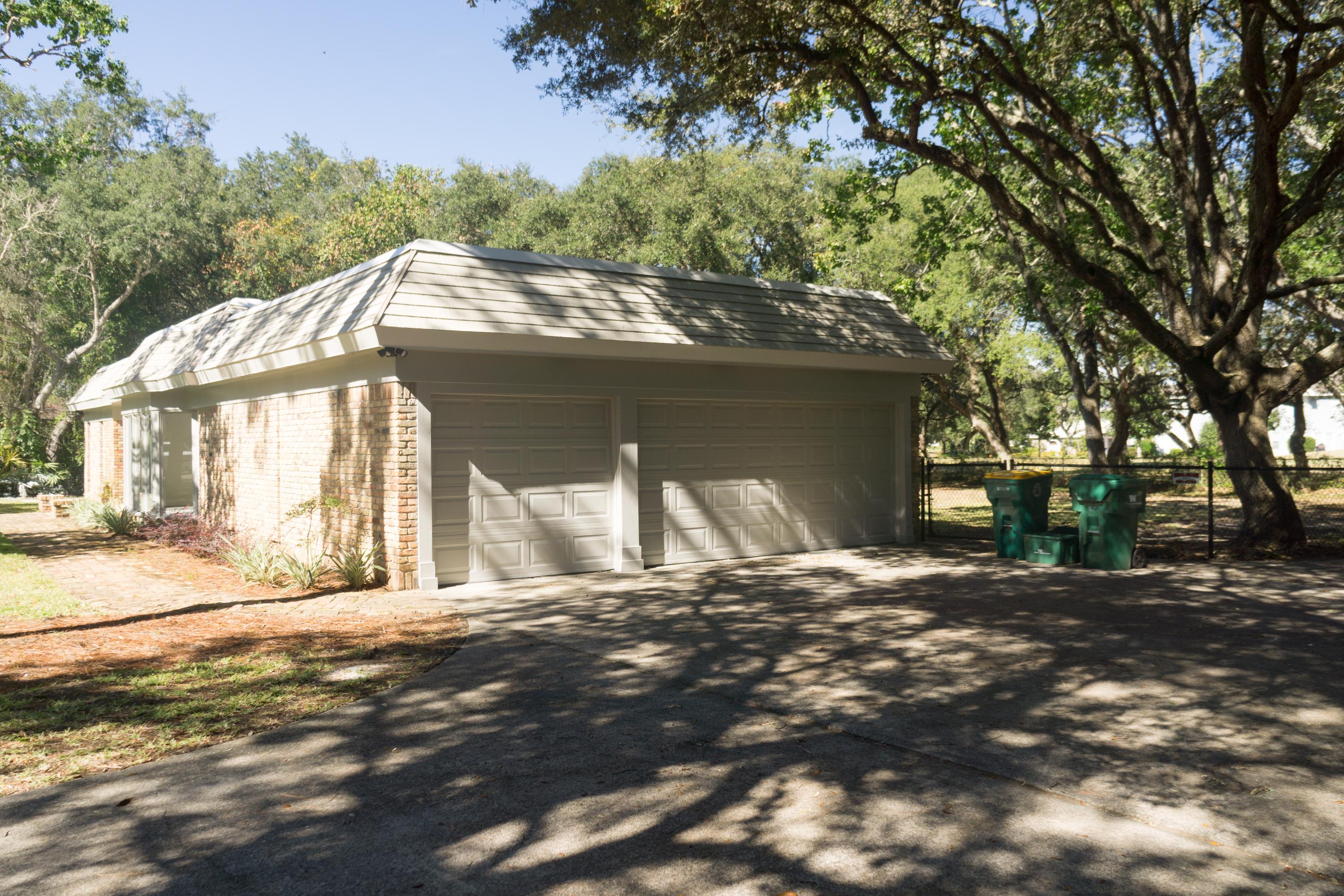 LAKE LORRAINE ESTATES - Residential