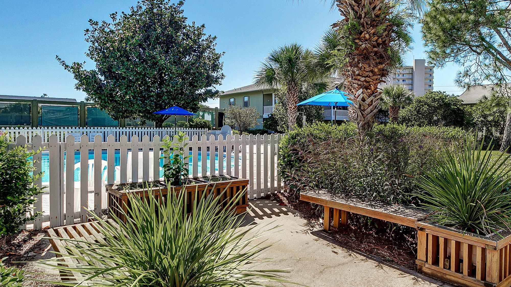 BEACHWOOD VILLAS CONDO - Residential