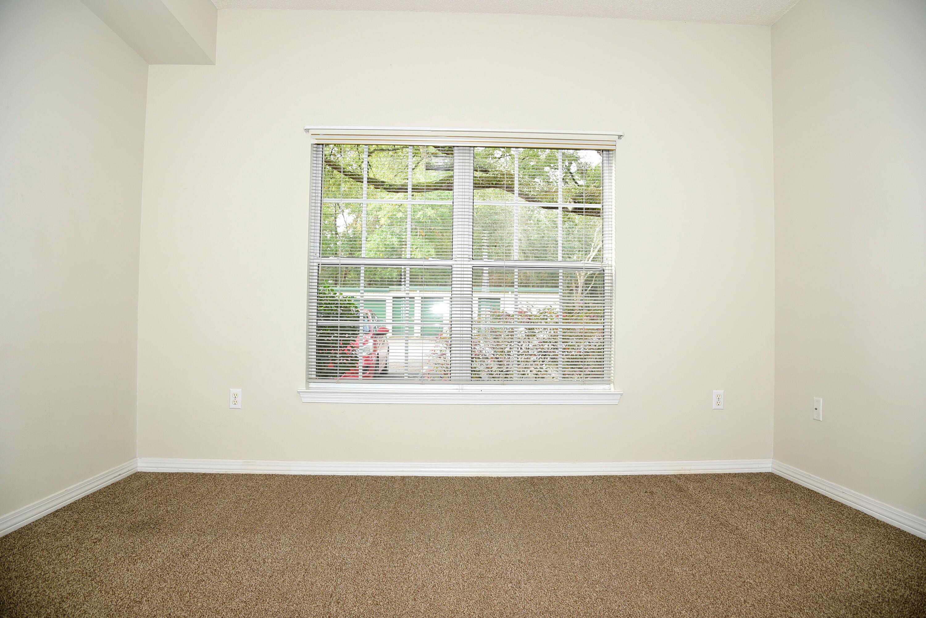 THE OAKS AT NICEVILLE - Residential Lease