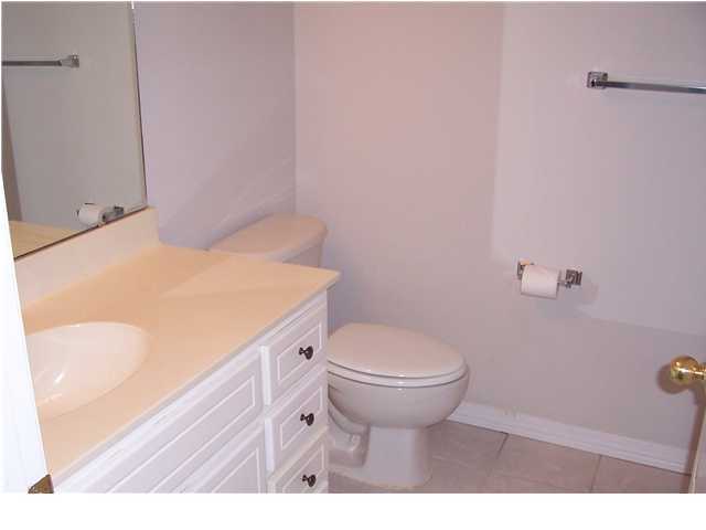 THE OAKS AT NICEVILLE - Residential Lease