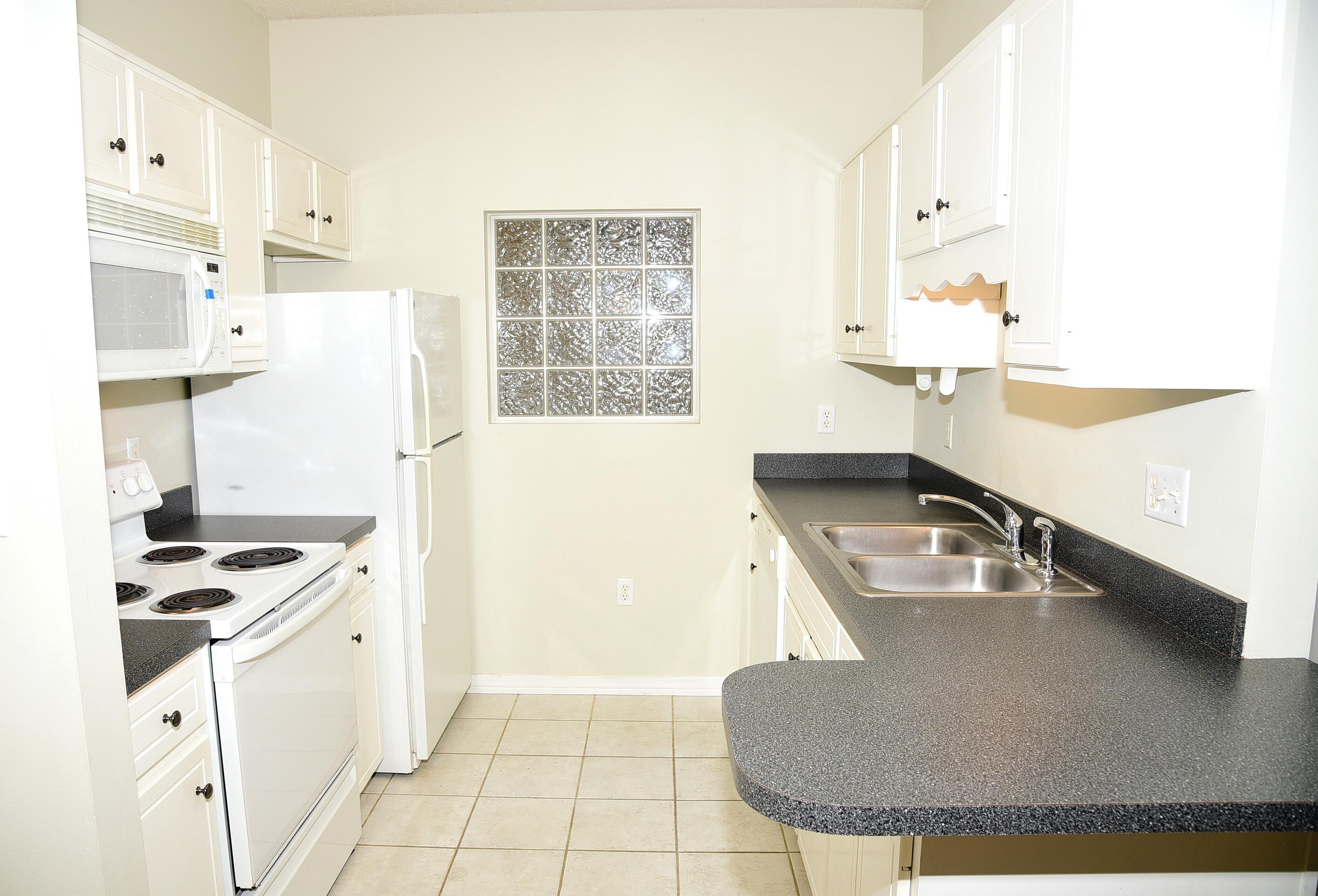 THE OAKS AT NICEVILLE - Residential Lease