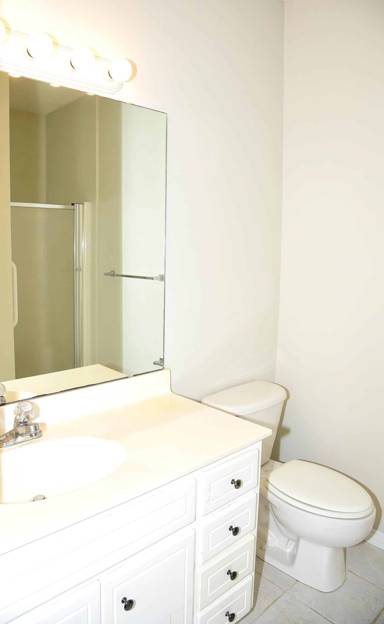 THE OAKS AT NICEVILLE - Residential Lease