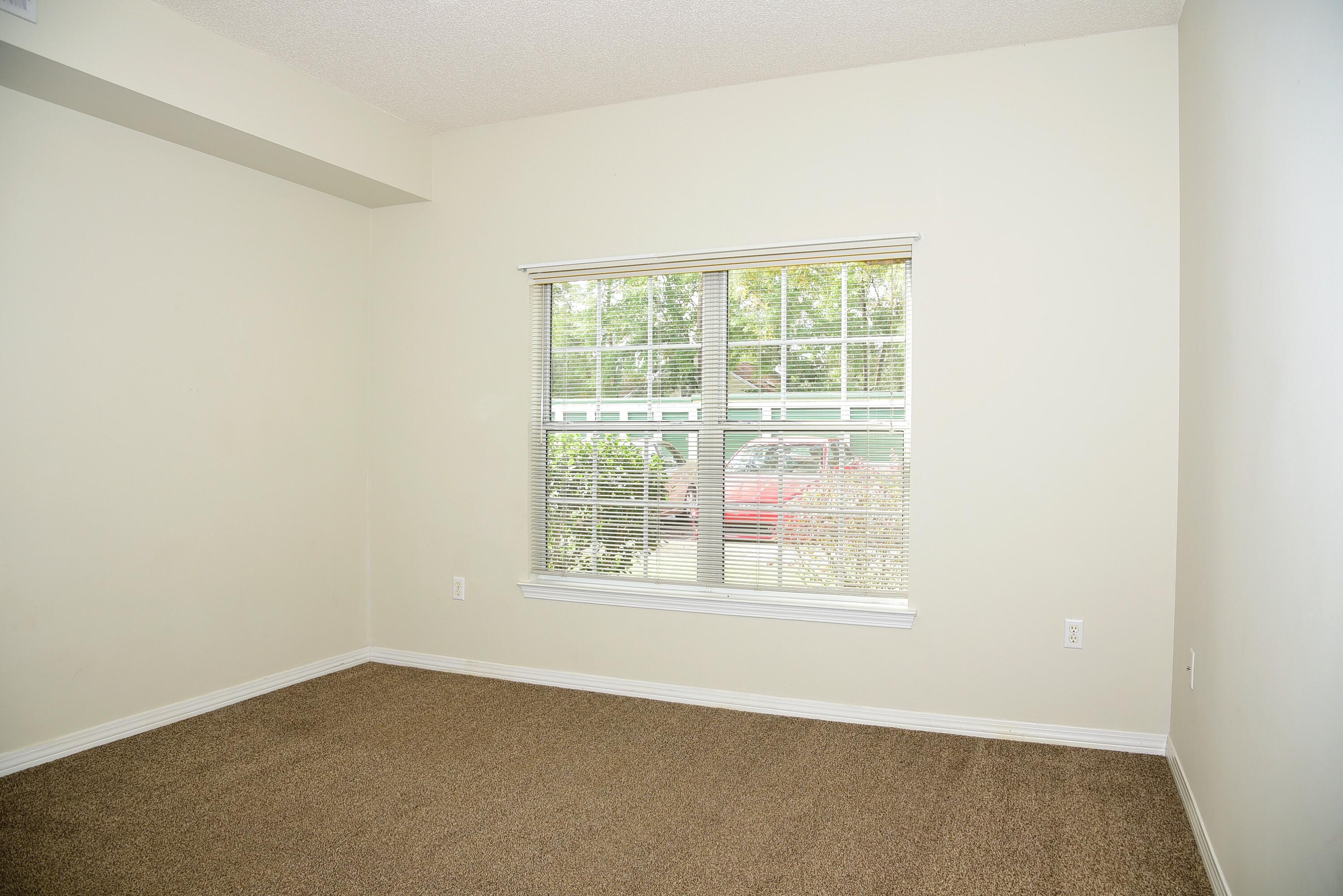 THE OAKS AT NICEVILLE - Residential Lease