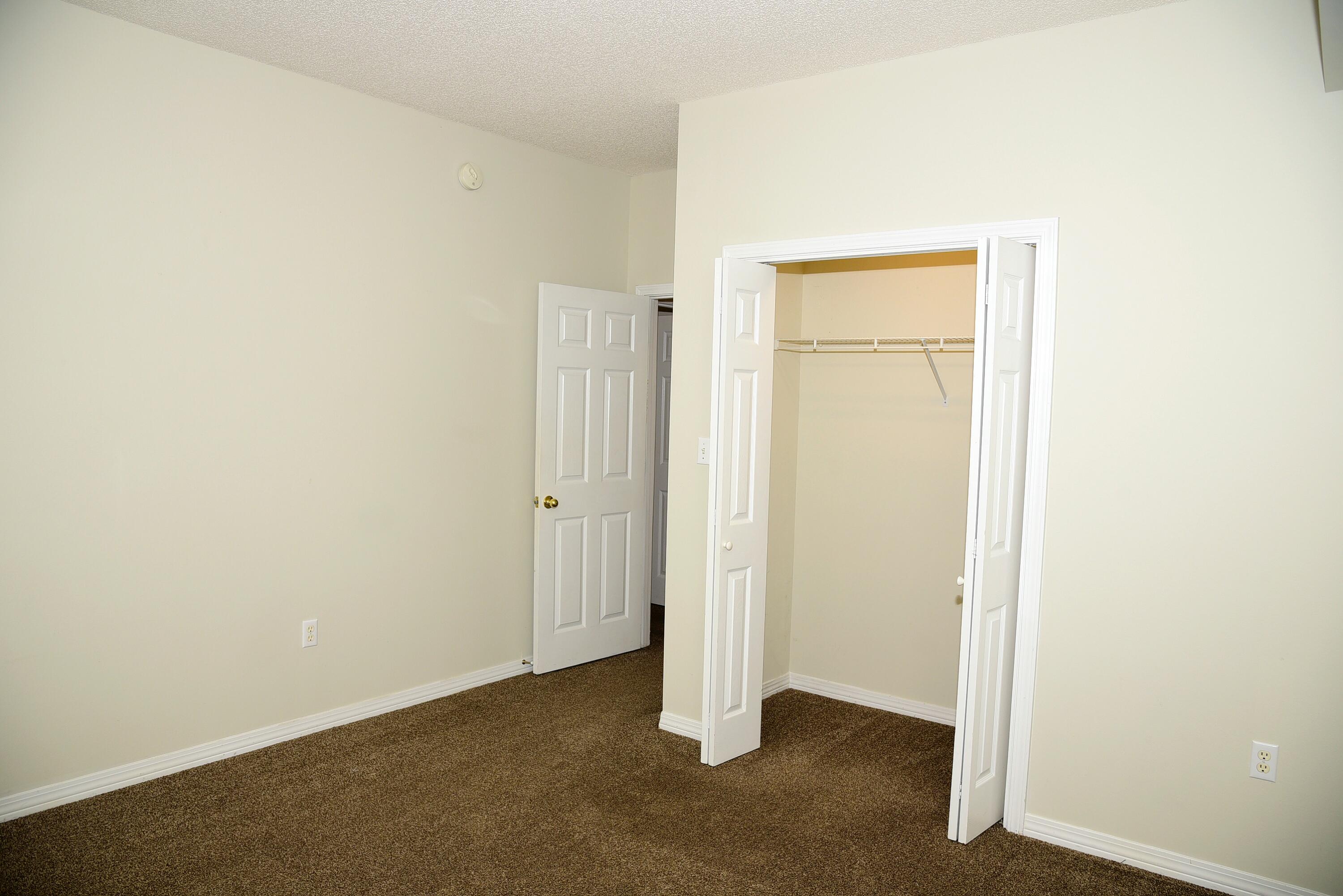 THE OAKS AT NICEVILLE - Residential Lease