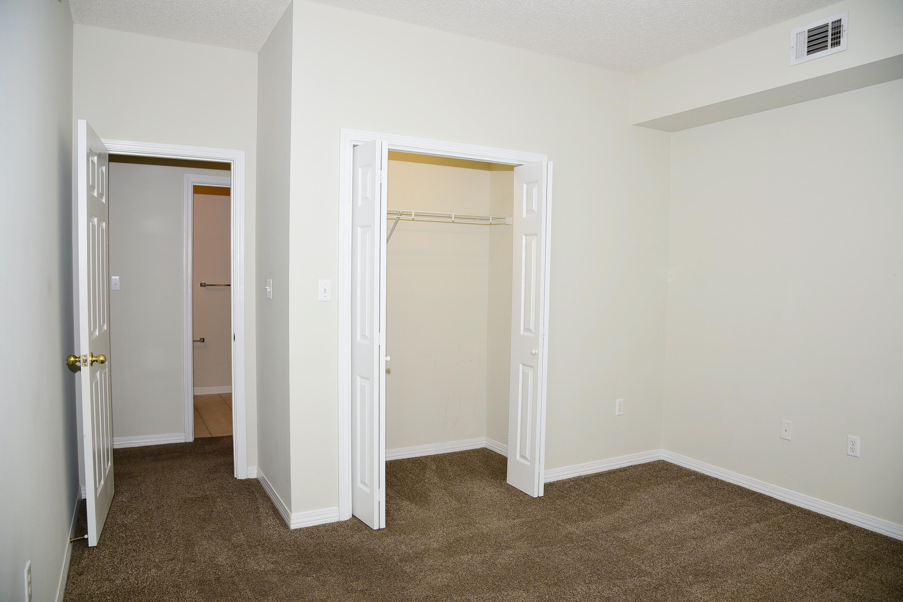 THE OAKS AT NICEVILLE - Residential Lease