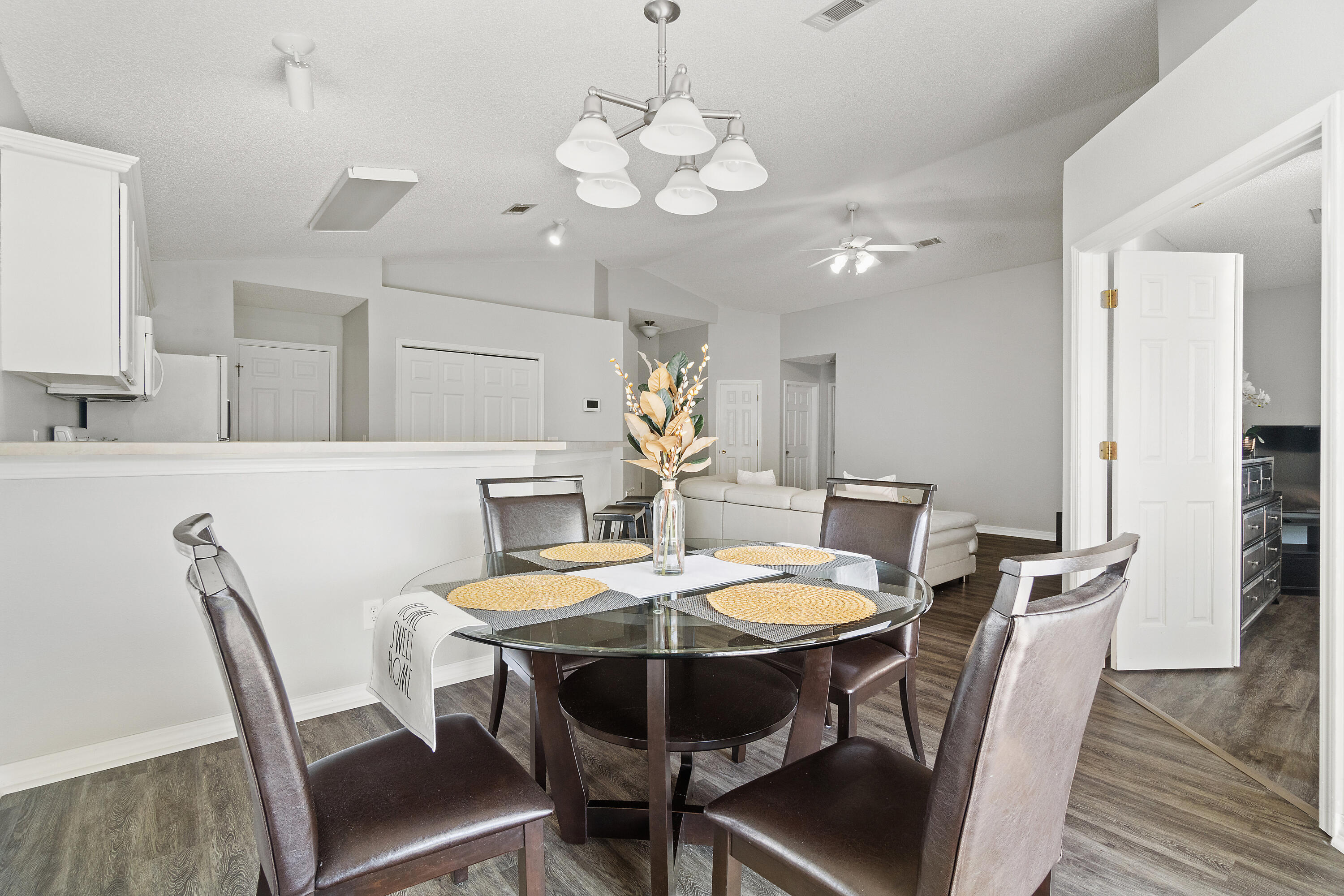 MAPLE OAKS - Residential