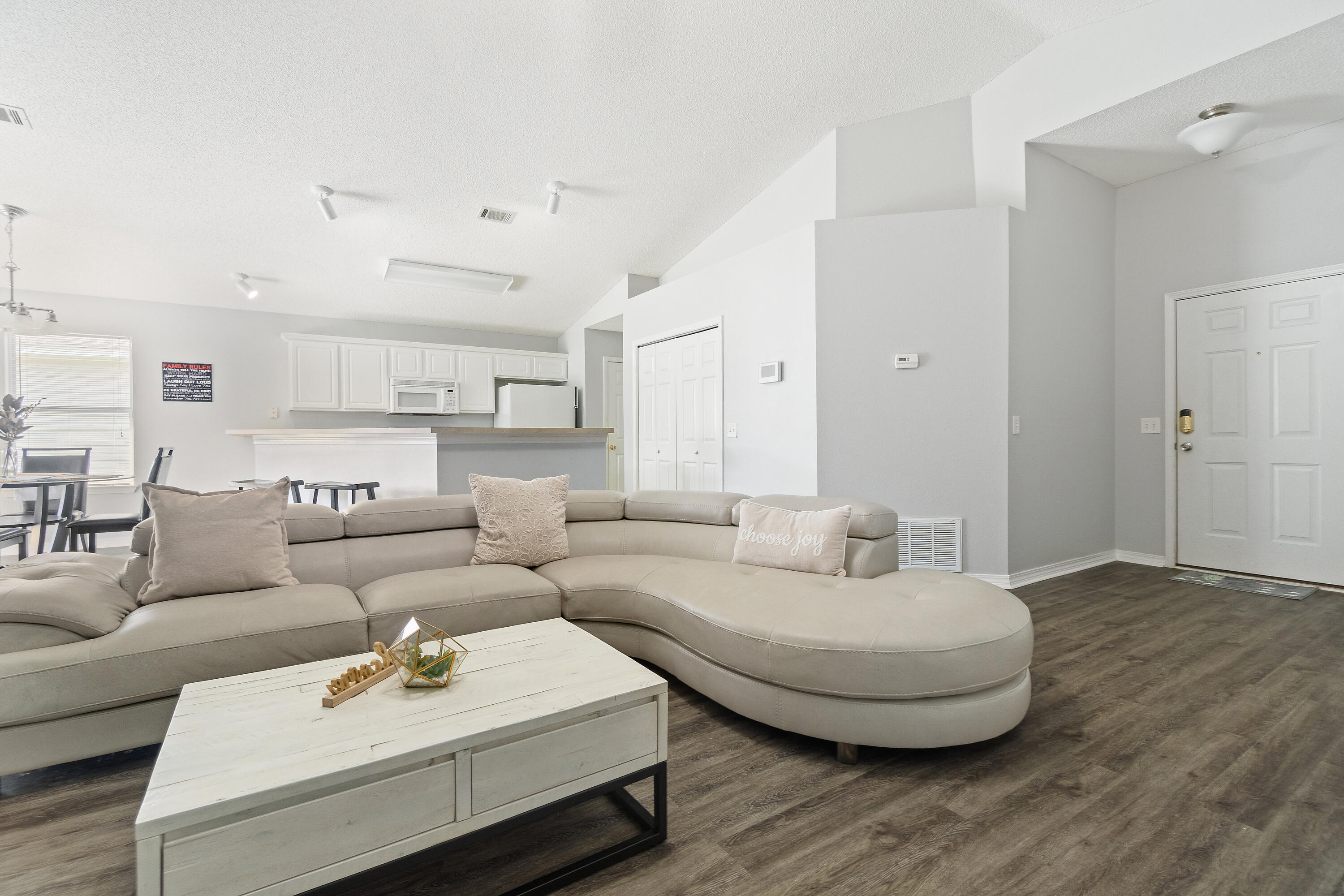 MAPLE OAKS - Residential