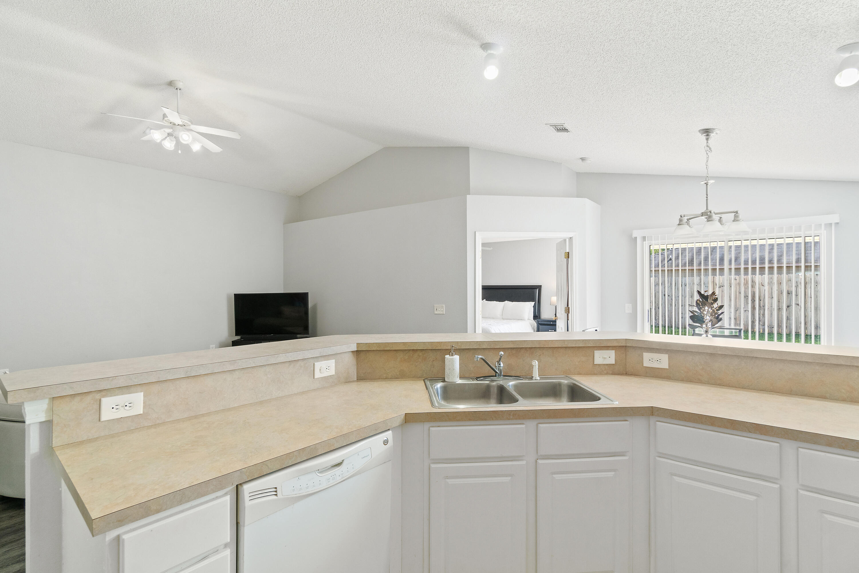 MAPLE OAKS - Residential