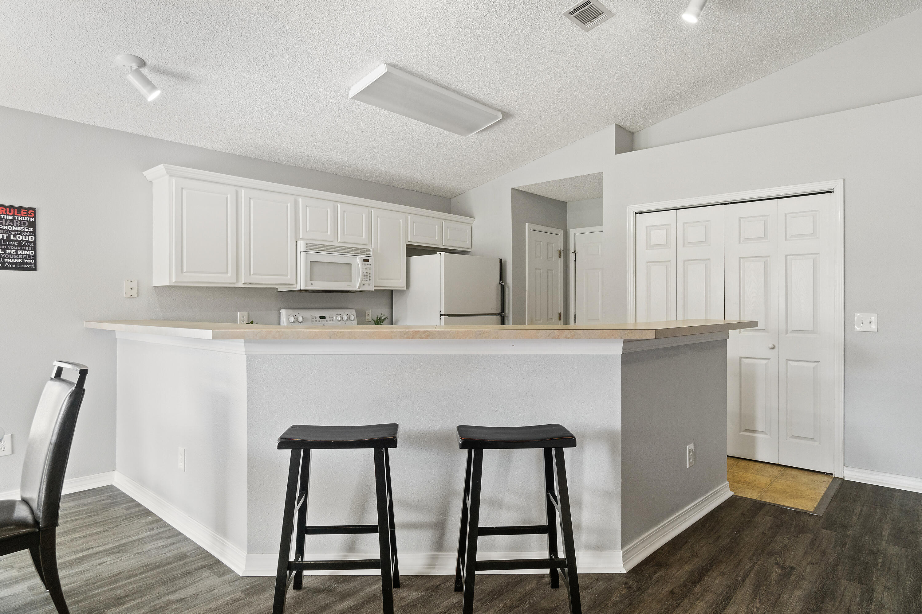 MAPLE OAKS - Residential