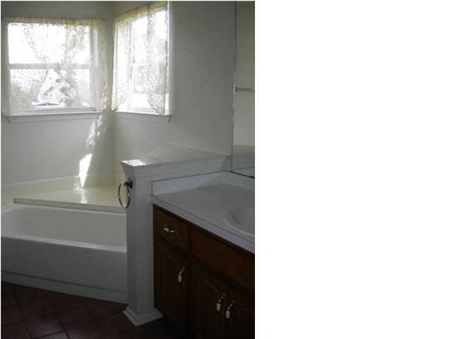 NORTHVIEW ESTATES 4TH ADDN - Residential Lease