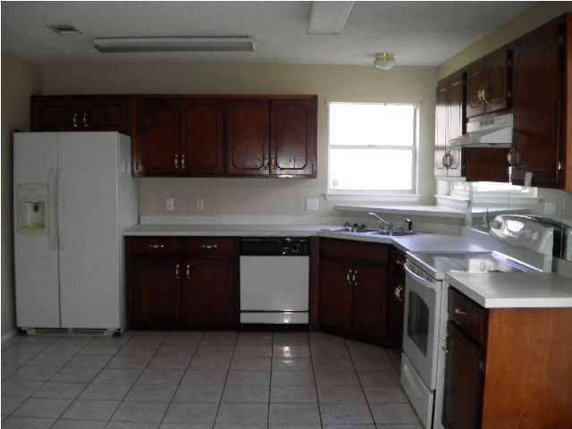 NORTHVIEW ESTATES 4TH ADDN - Residential Lease