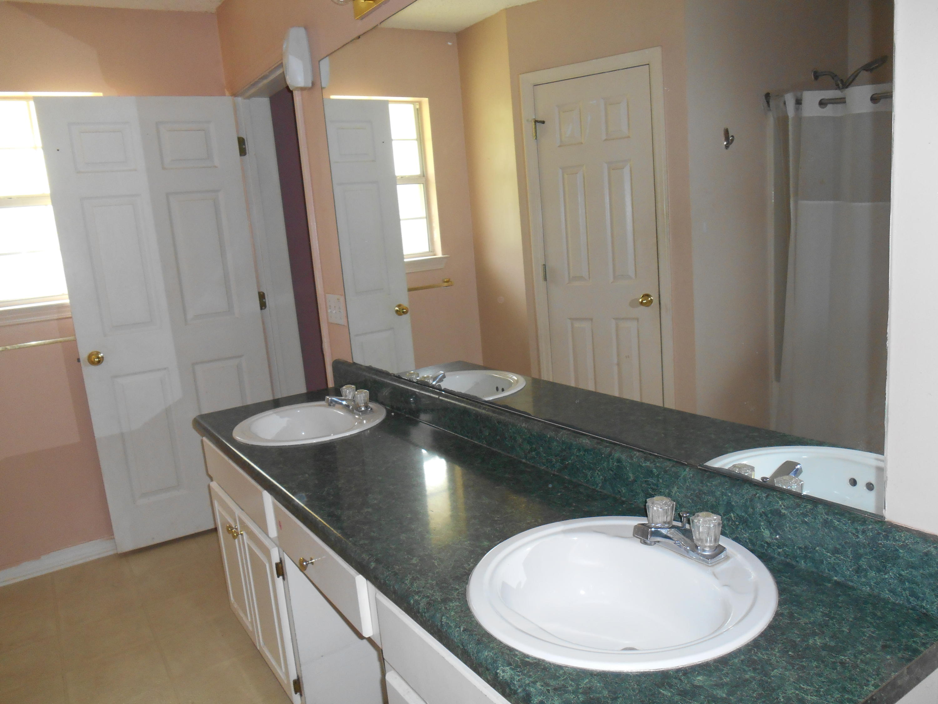 CHEROKEE BEND S/D PH 2 - Residential