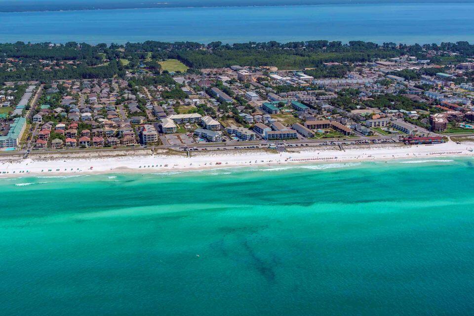 VILLAGES OF CRYSTAL BEACH - Residential