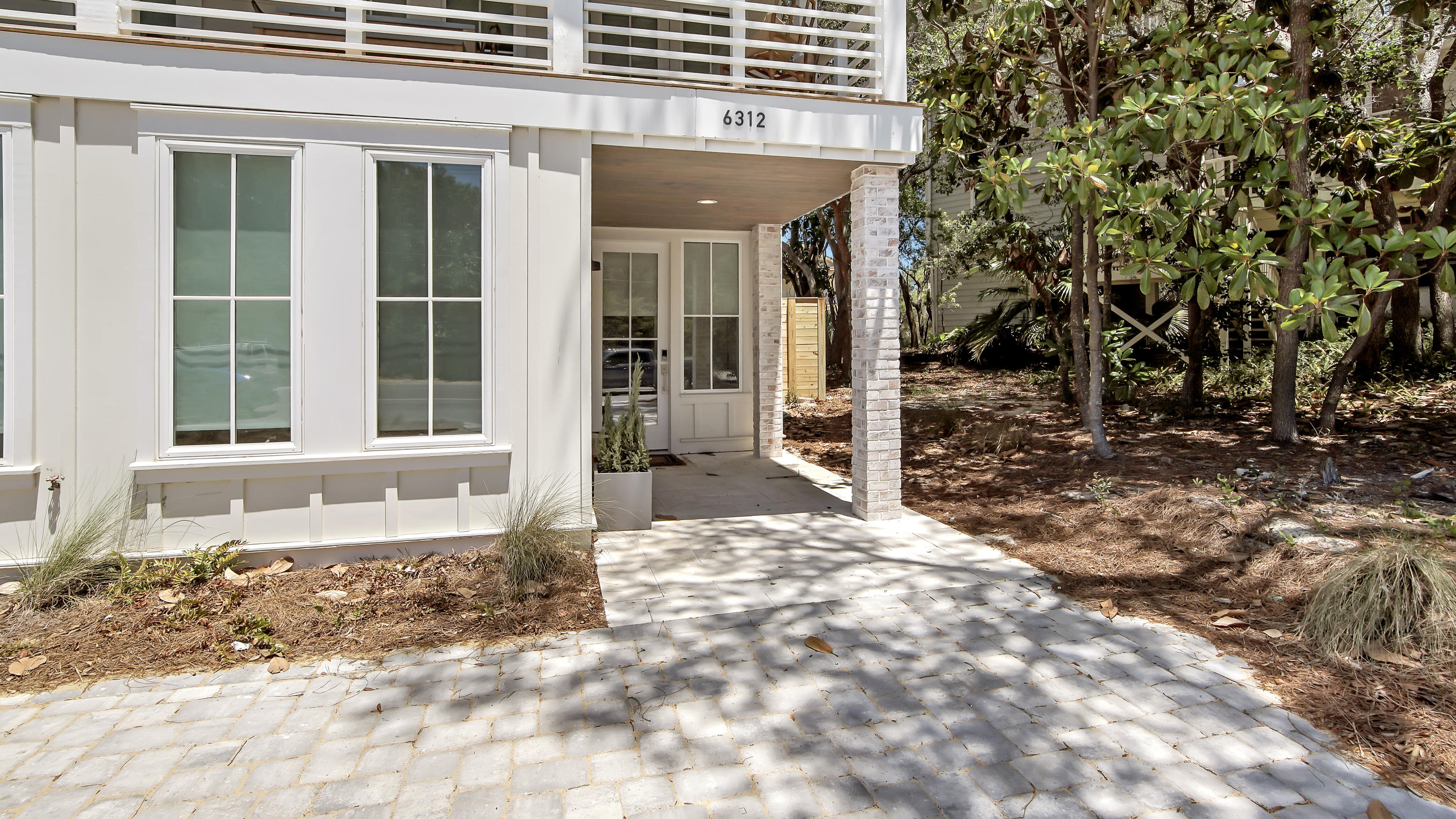 BEACH HIGHLANDS - Residential