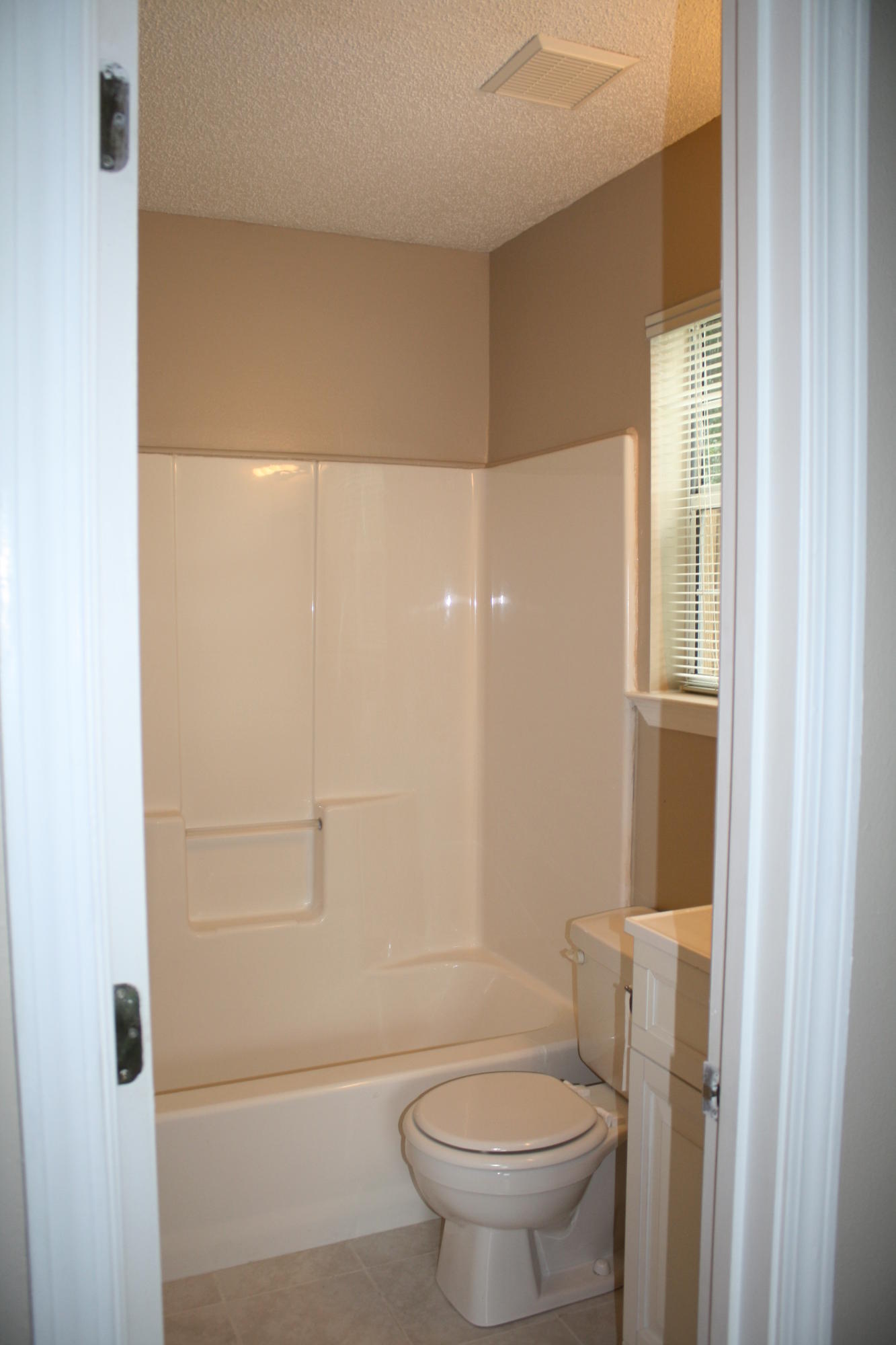 BEACONS BEND SOUTH - Residential Lease