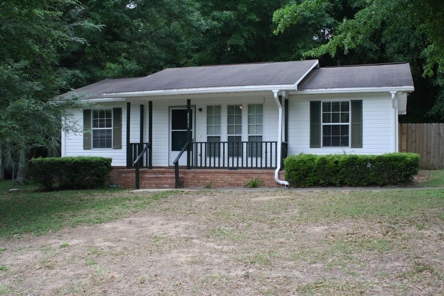 This is a nice 3bd / 2ba home on a beautiful shady lot with many oak trees. Privacy and chain-link fence around backyard along with a yard building.