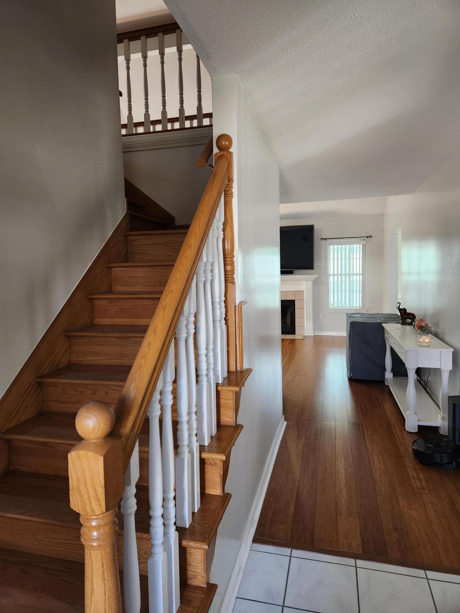 VILLAGE WEST - Residential