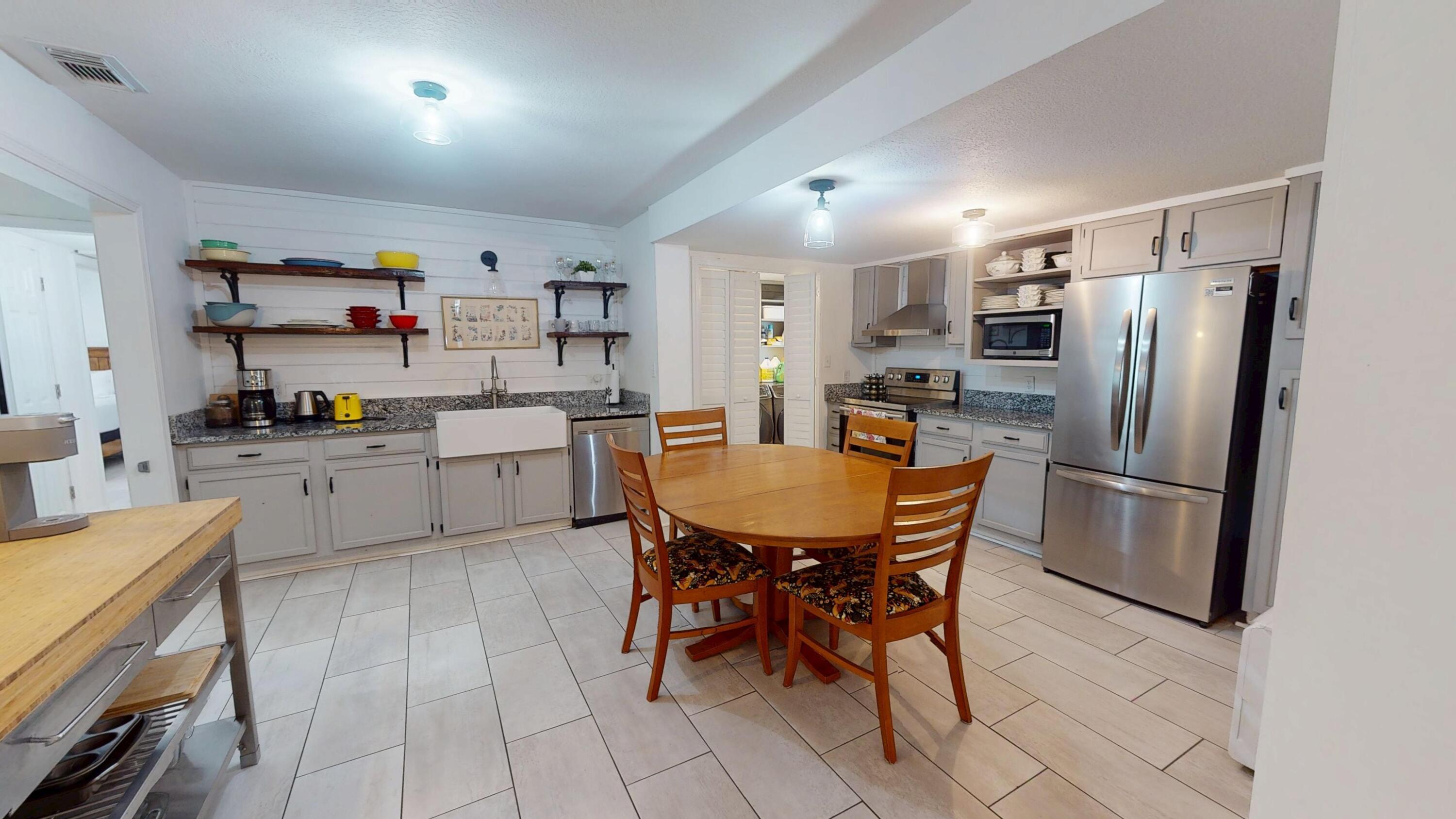 ELLIOTTS POINT - Residential