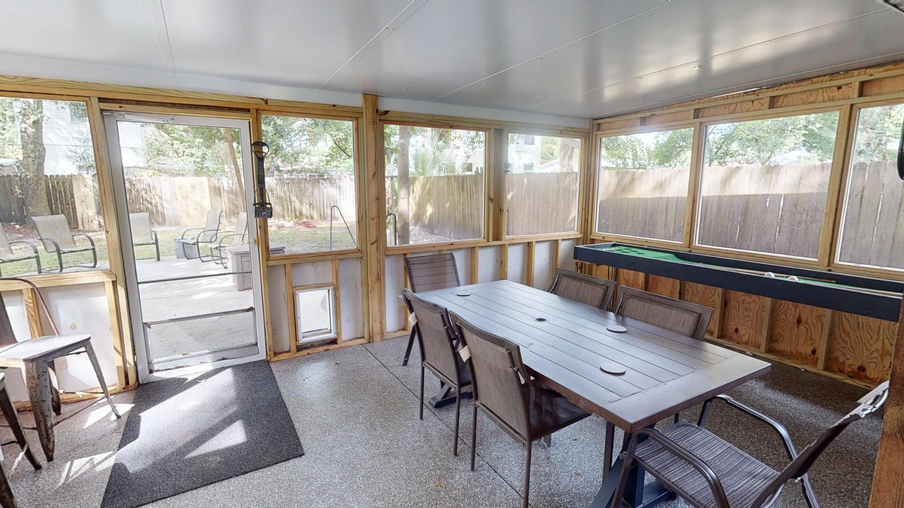 ELLIOTTS POINT - Residential