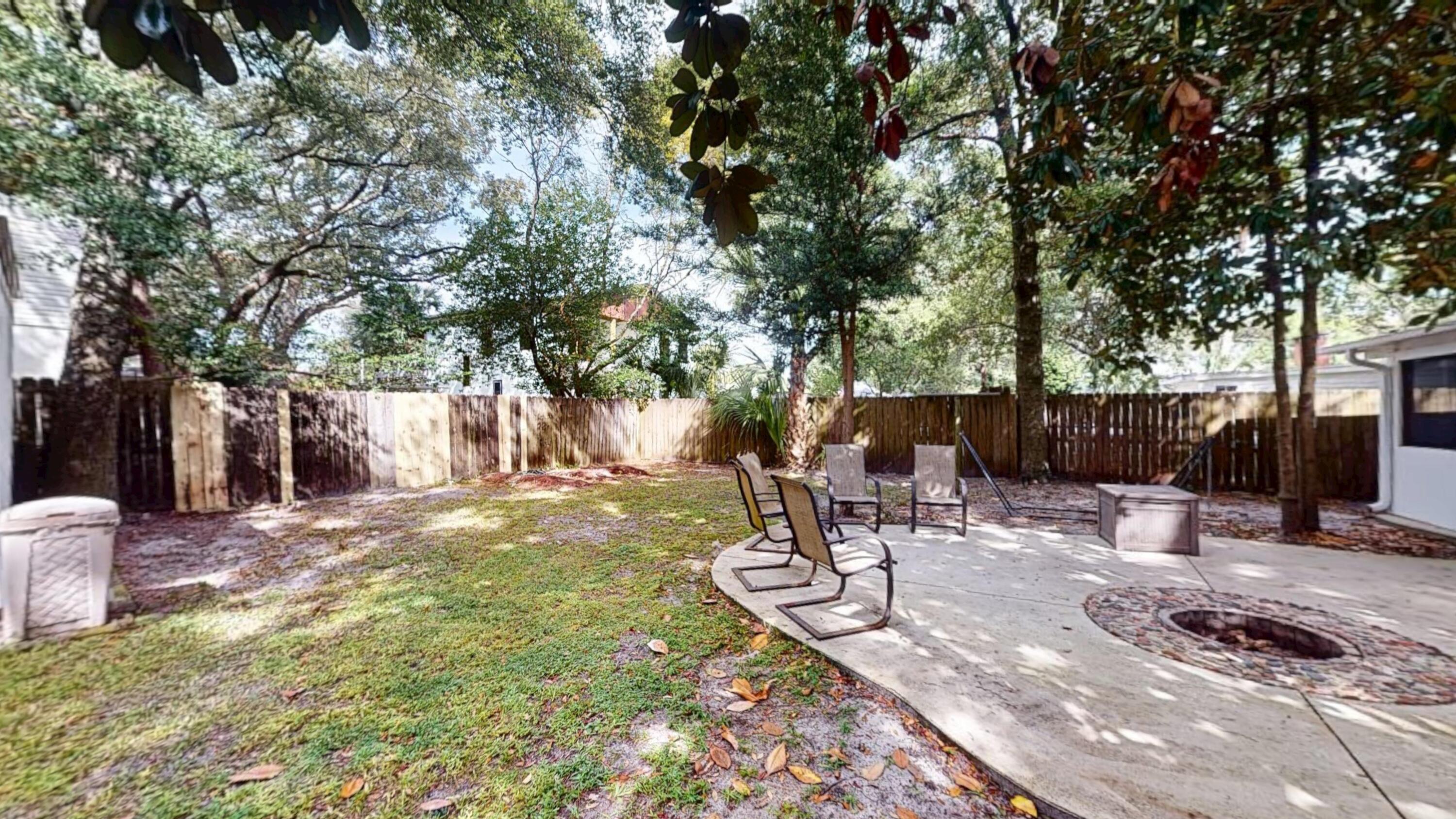 ELLIOTTS POINT - Residential