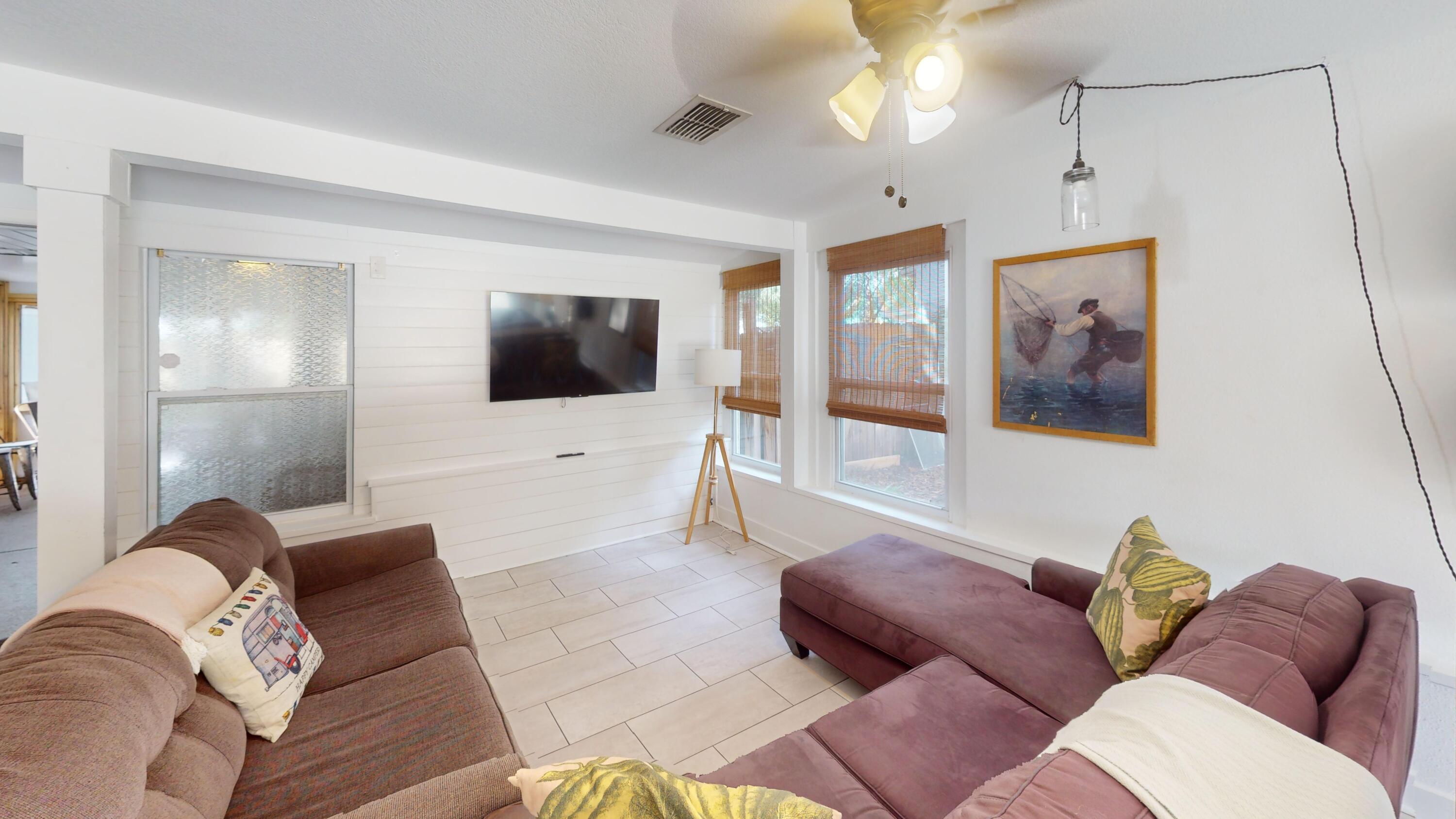 ELLIOTTS POINT - Residential