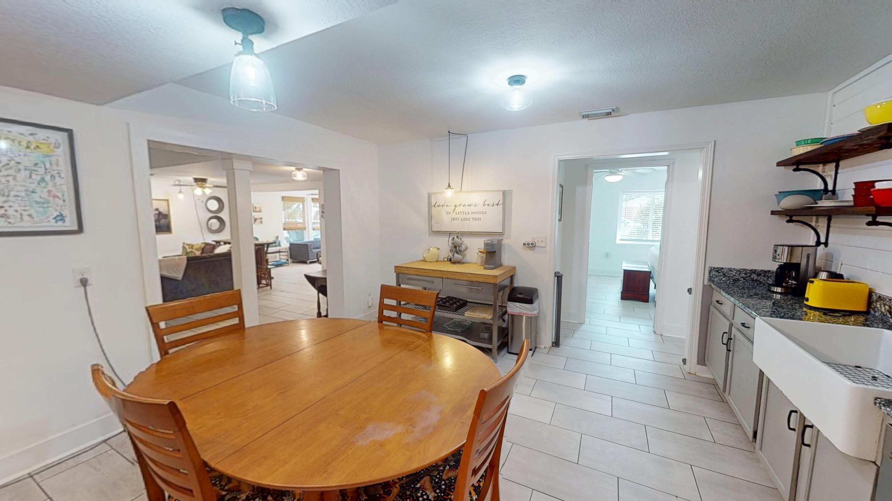 ELLIOTTS POINT - Residential