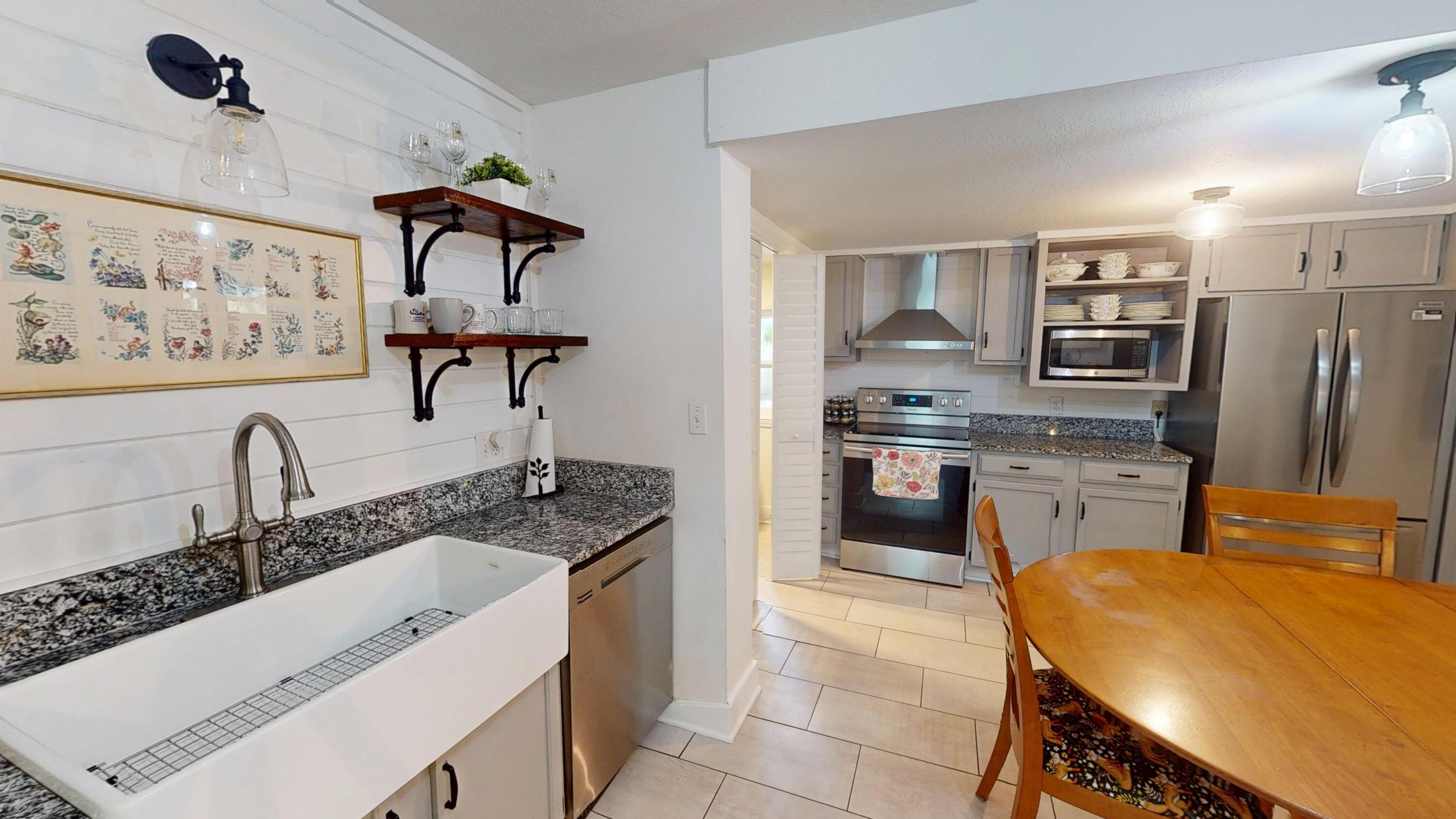 ELLIOTTS POINT - Residential