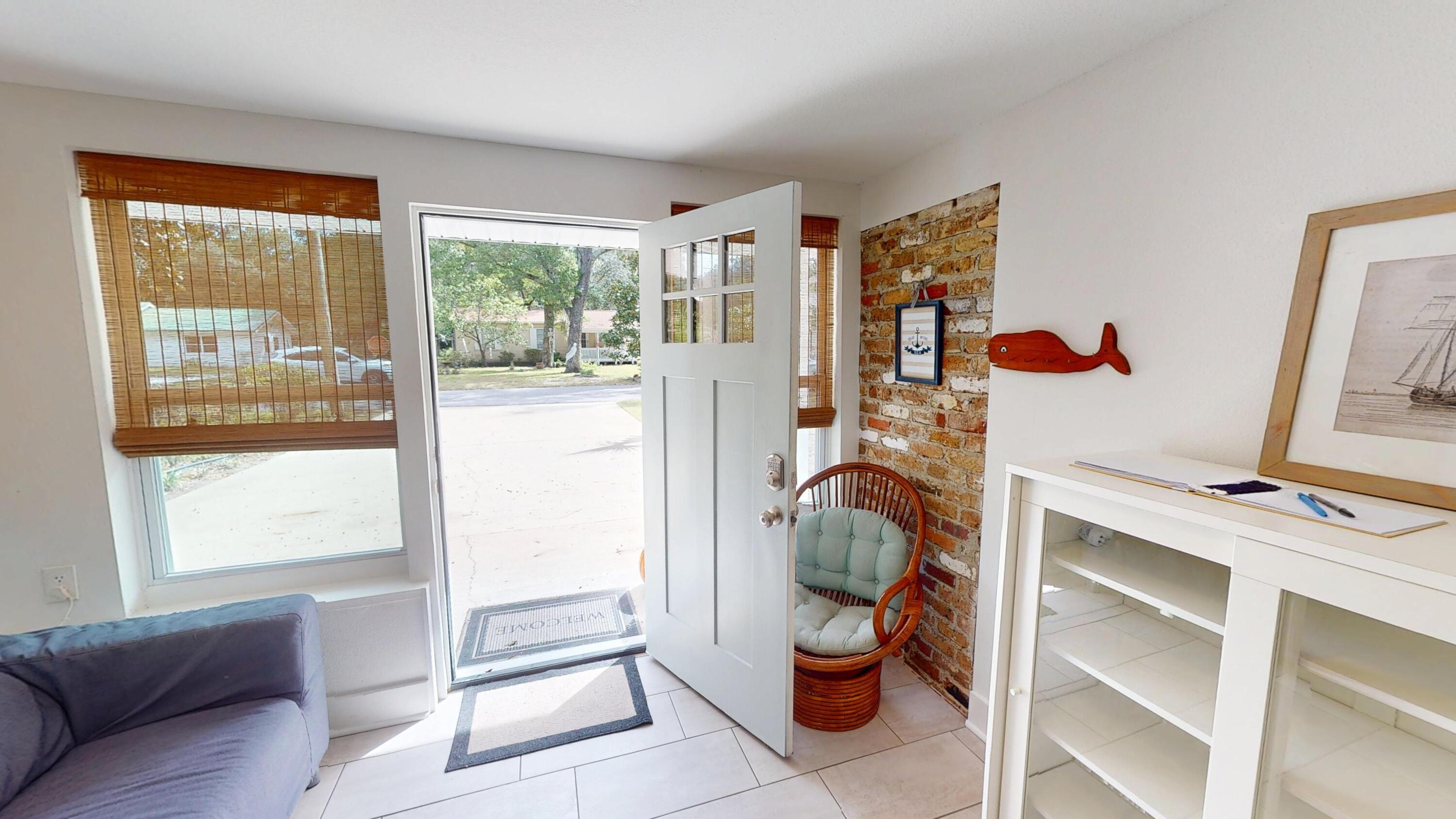 ELLIOTTS POINT - Residential