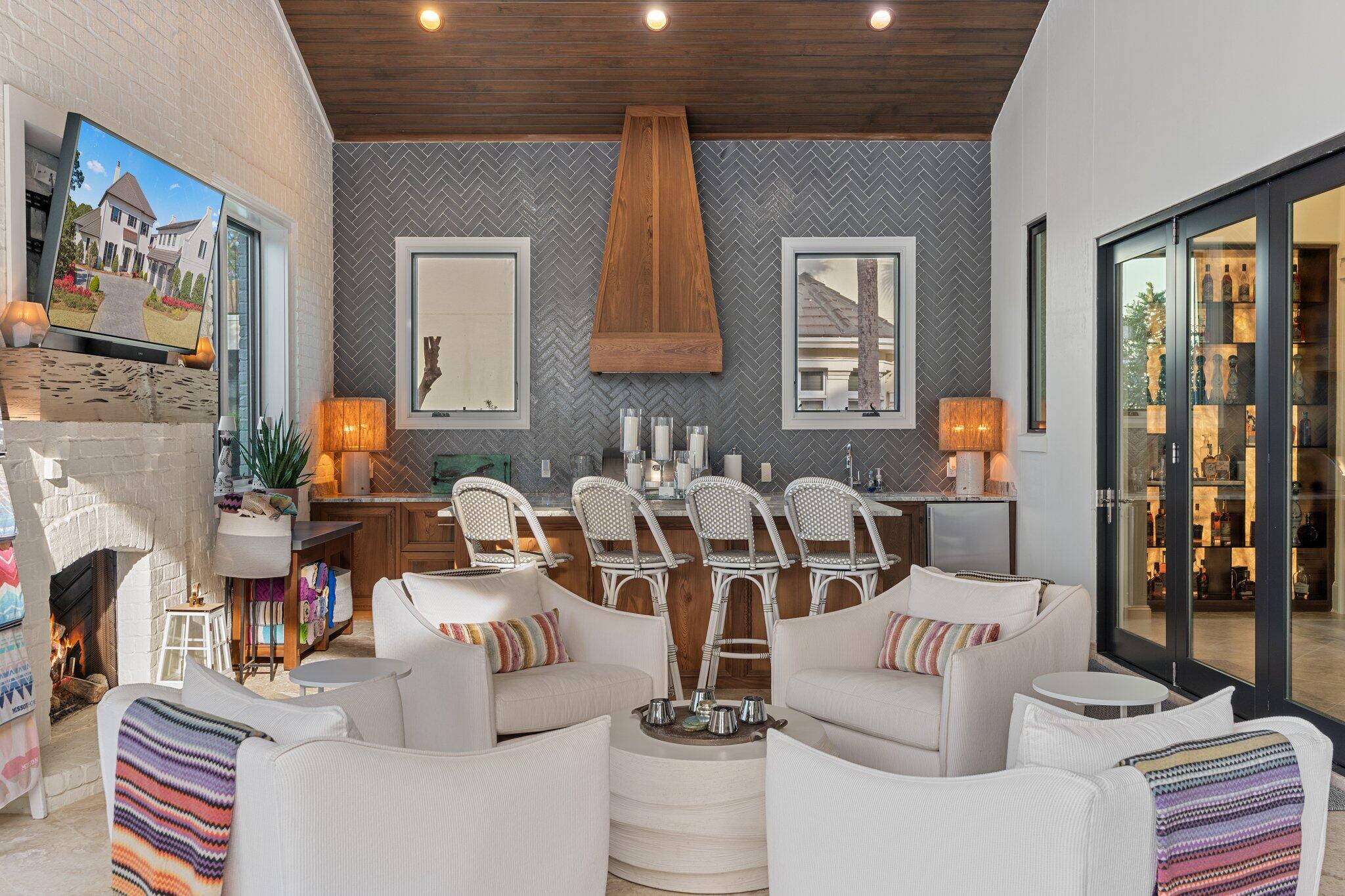 BURNT PINE - Residential
