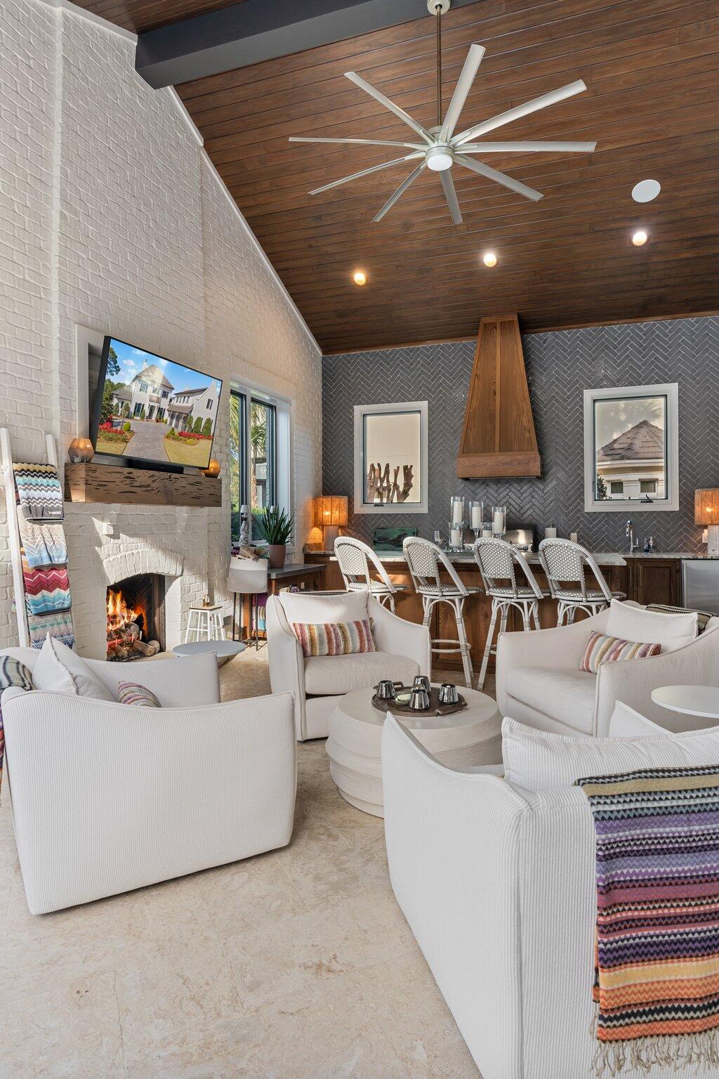 BURNT PINE - Residential