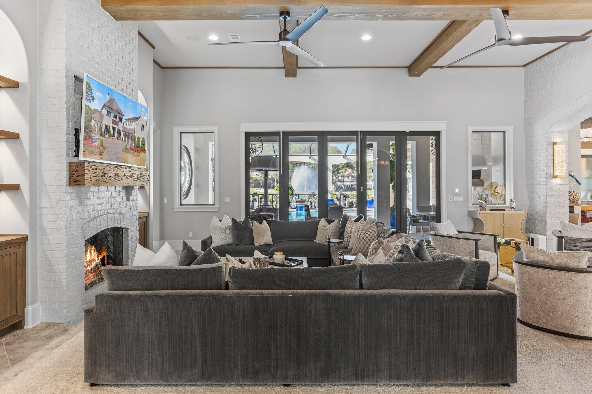 BURNT PINE - Residential