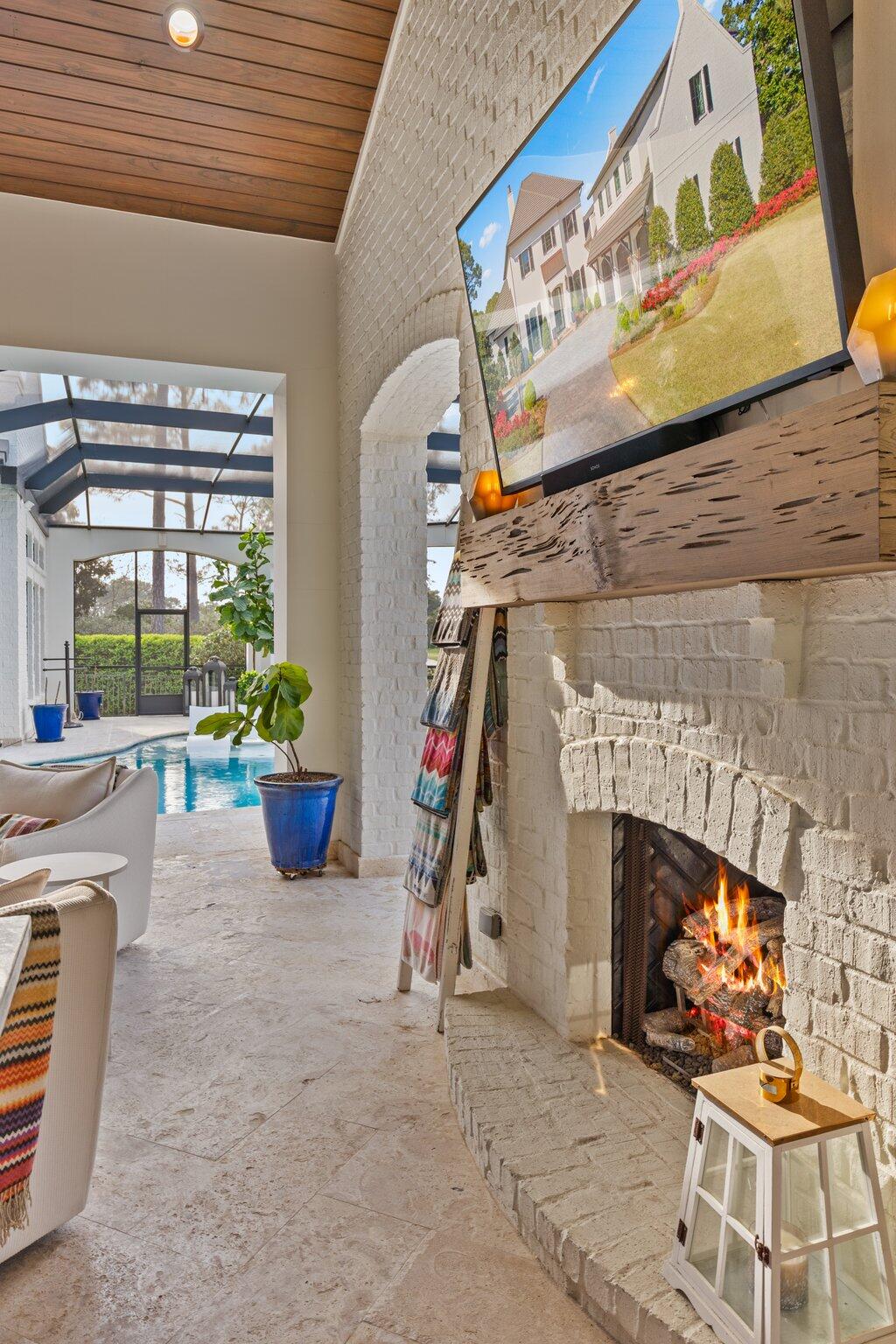BURNT PINE - Residential